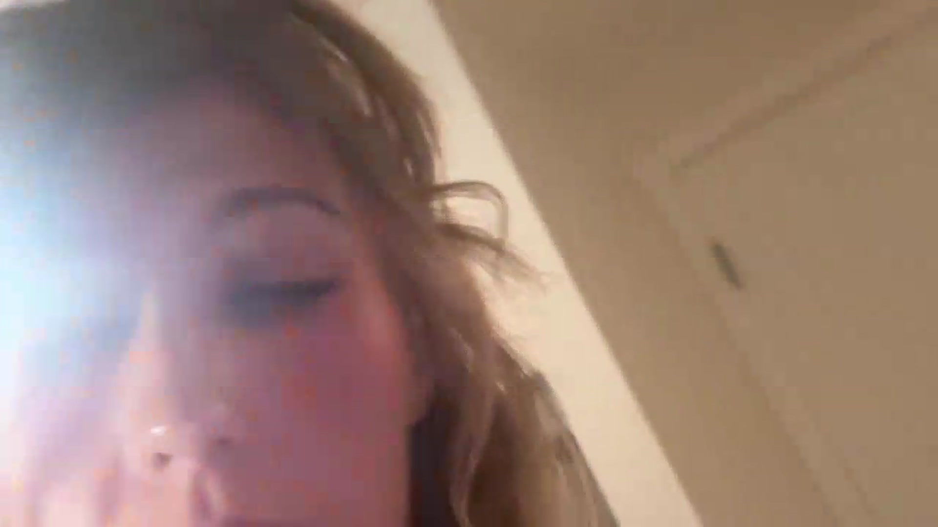 Gallery image thumbnail from Kaylie_Mae1's myfreecams stream on, 05/31/2026, 08:34 image 17 of 20