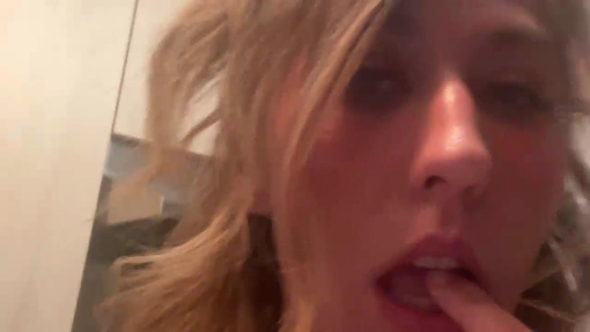 Gallery image thumbnail from Kaylie_Mae1's myfreecams stream on, 05/31/2026, 08:34 image 13 of 20