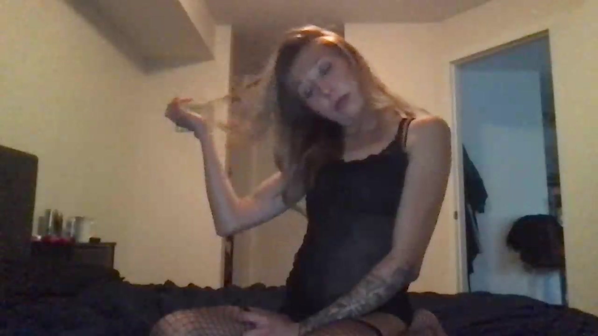 Gallery image thumbnail from Kaylie_Mae1's myfreecams stream on, 06/20/2026, 19:46 image 19 of 20