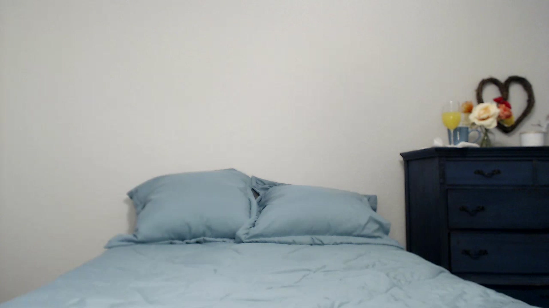 Gallery image thumbnail from Kayros780's myfreecams stream on, 12/15/2022, 19:25 image 17 of 20