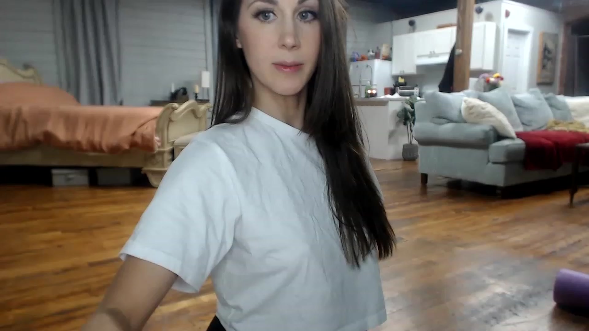 Gallery image thumbnail from Kayros780's myfreecams stream on, 02/13/2023, 07:55 image 3 of 20