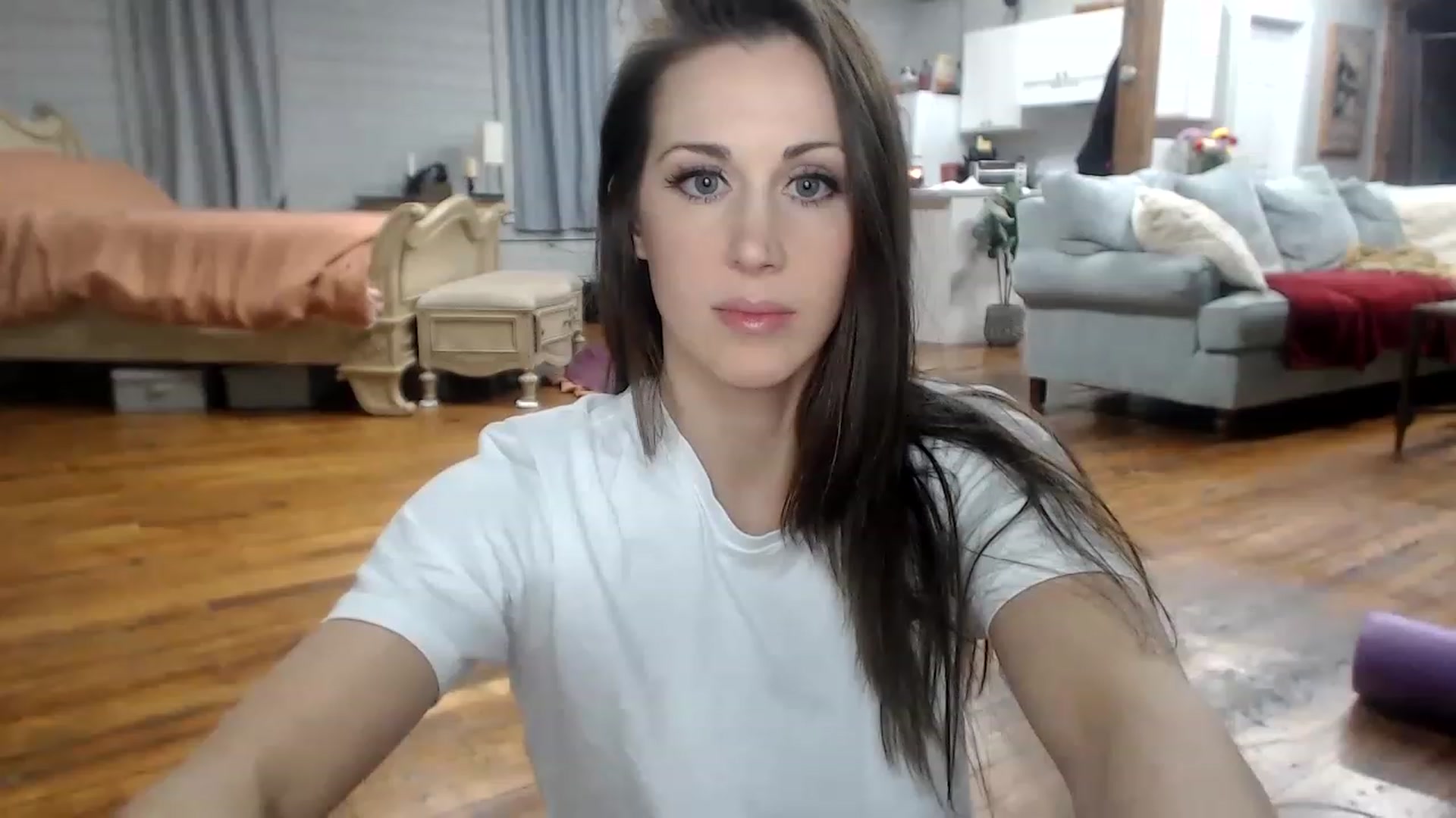 Gallery image thumbnail from Kayros780's myfreecams stream on, 02/13/2023, 07:55 image 1 of 20