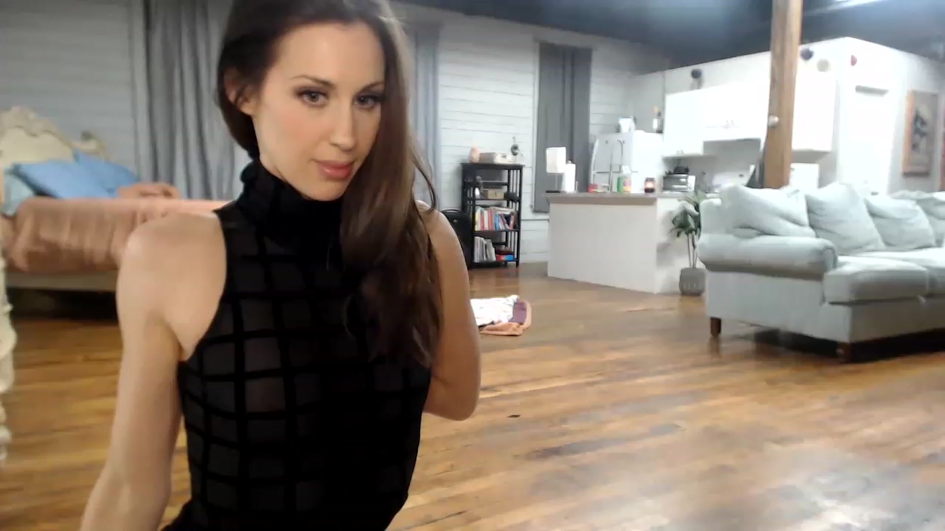 Gallery image thumbnail from Kayros780's myfreecams stream on, 03/06/2023, 07:14 image 10 of 20