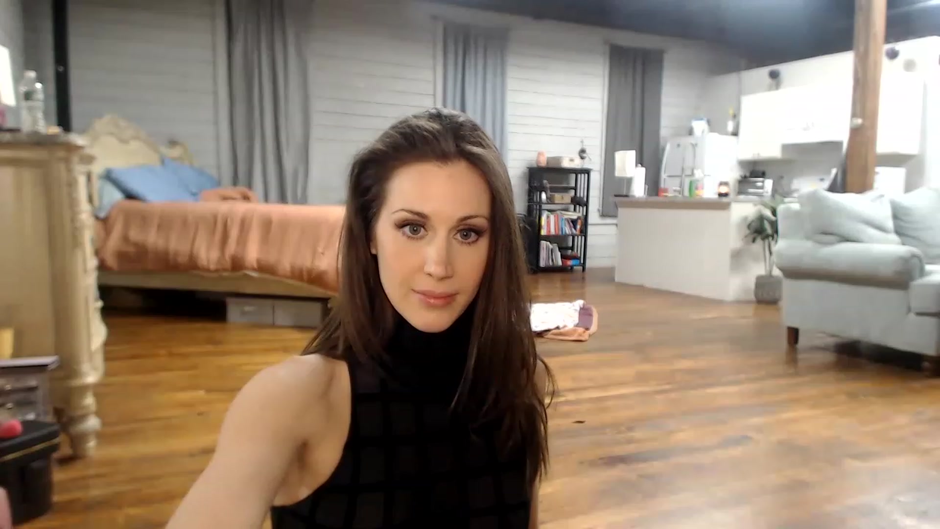 Gallery image thumbnail from Kayros780's myfreecams stream on, 03/06/2023, 07:14 image 9 of 20