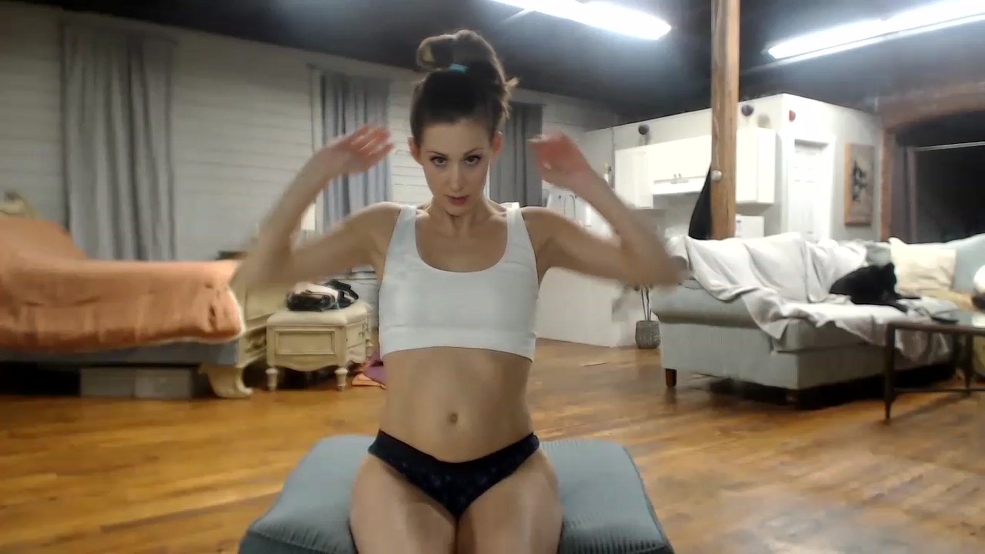 Gallery image thumbnail from Kayros780's myfreecams stream on, 03/07/2023, 08:32 image 12 of 20
