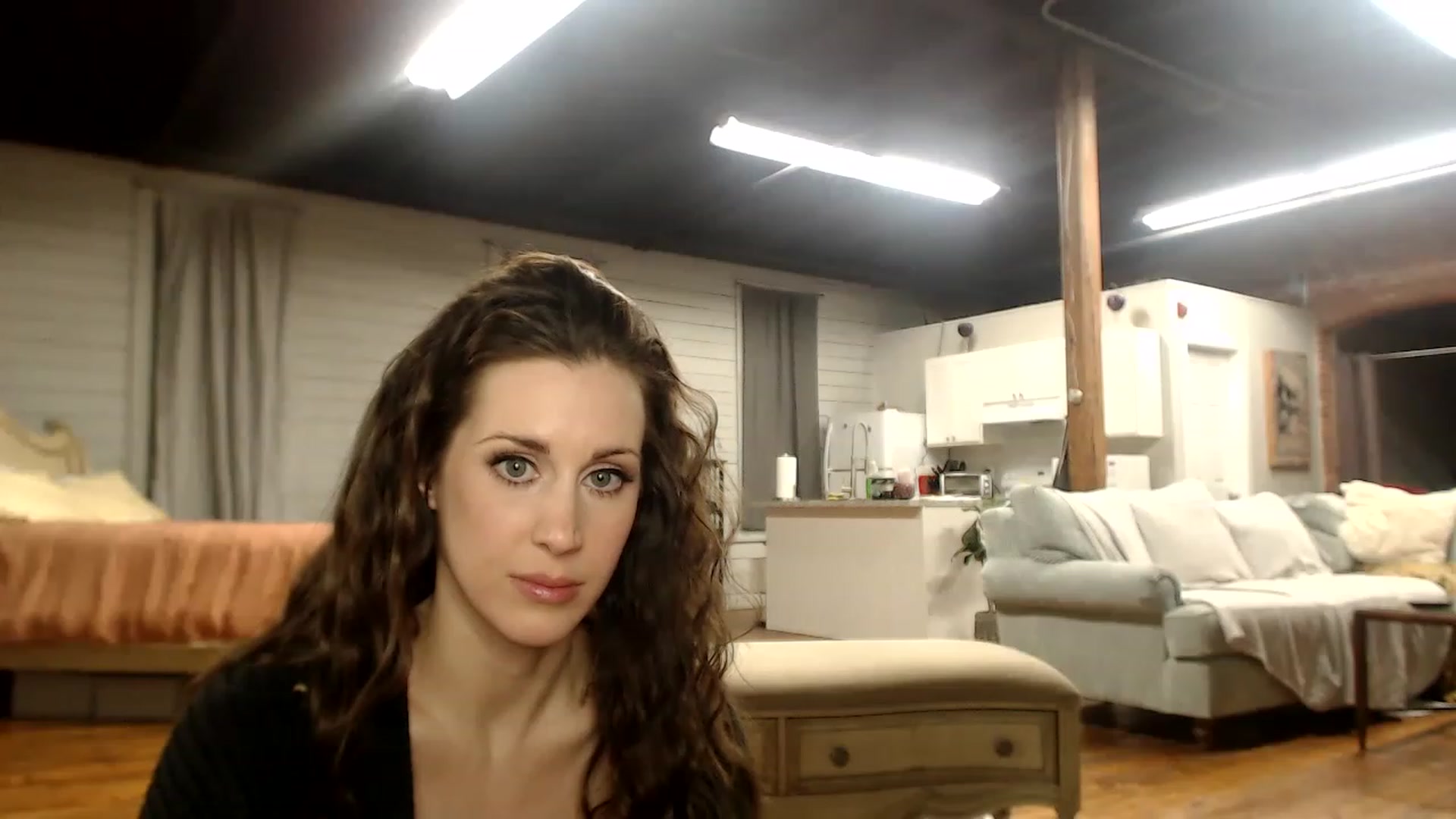 Gallery image thumbnail from Kayros780's myfreecams stream on, 03/20/2023, 04:55 image 12 of 20