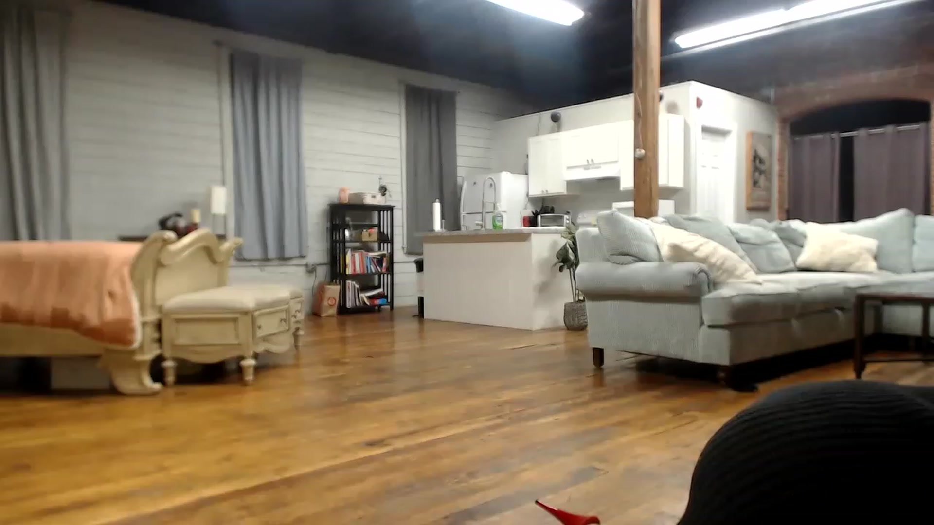 Gallery image thumbnail from Kayros780's myfreecams stream on, 03/26/2023, 09:35 image 8 of 20