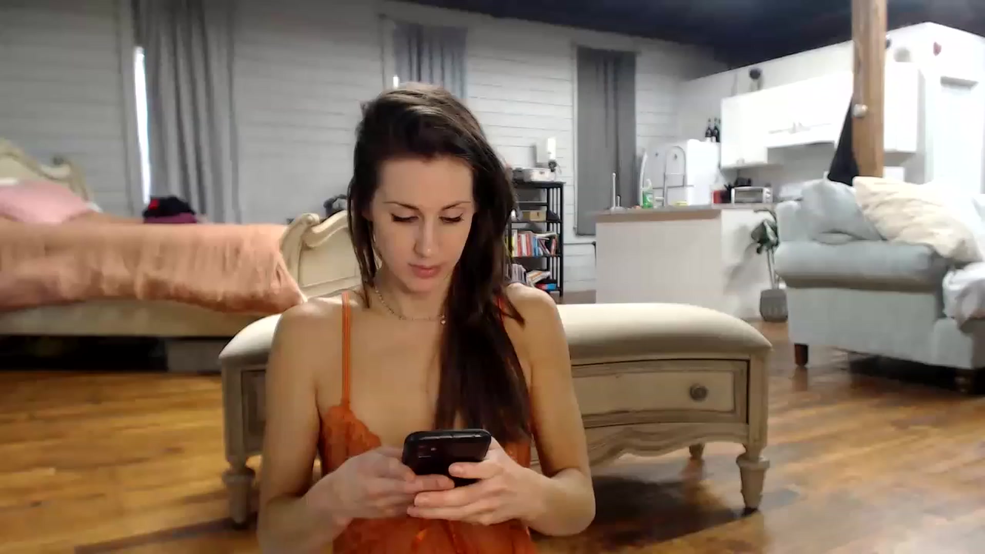 Gallery image thumbnail from Kayros780's myfreecams stream on, 04/02/2023, 12:23 image 13 of 20