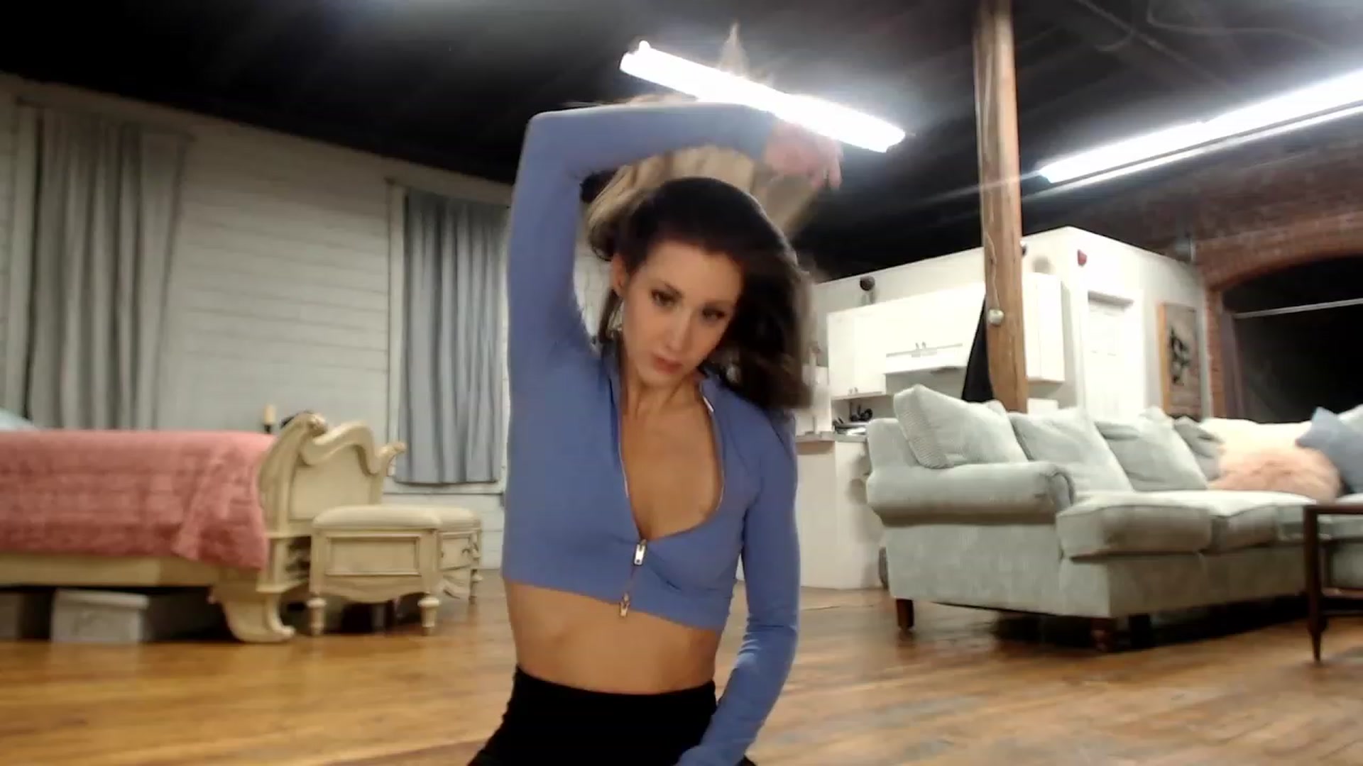 Gallery image thumbnail from Kayros780's myfreecams stream on, 01/09/2024, 07:48 image 5 of 20