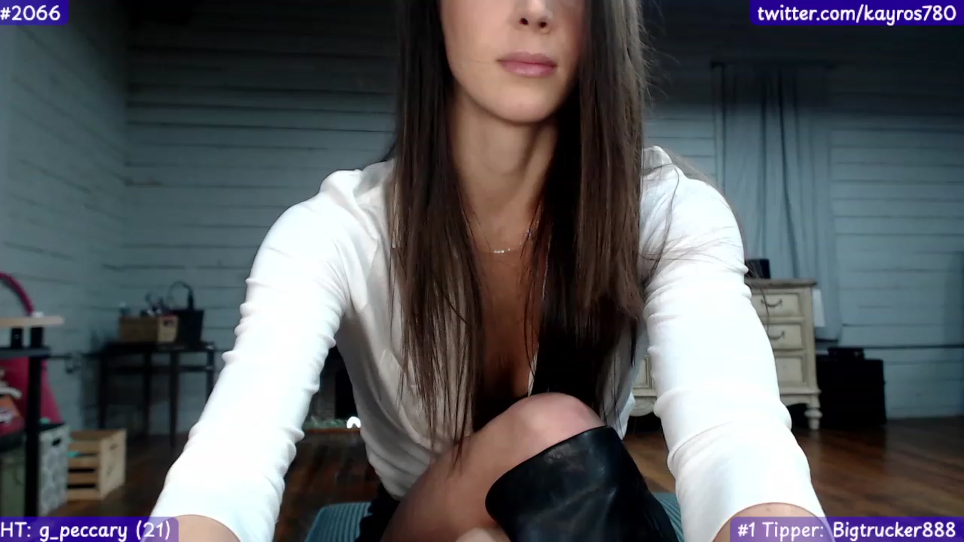 Gallery image thumbnail from Kayros780's myfreecams stream on, 02/11/2024, 06:00 image 15 of 20