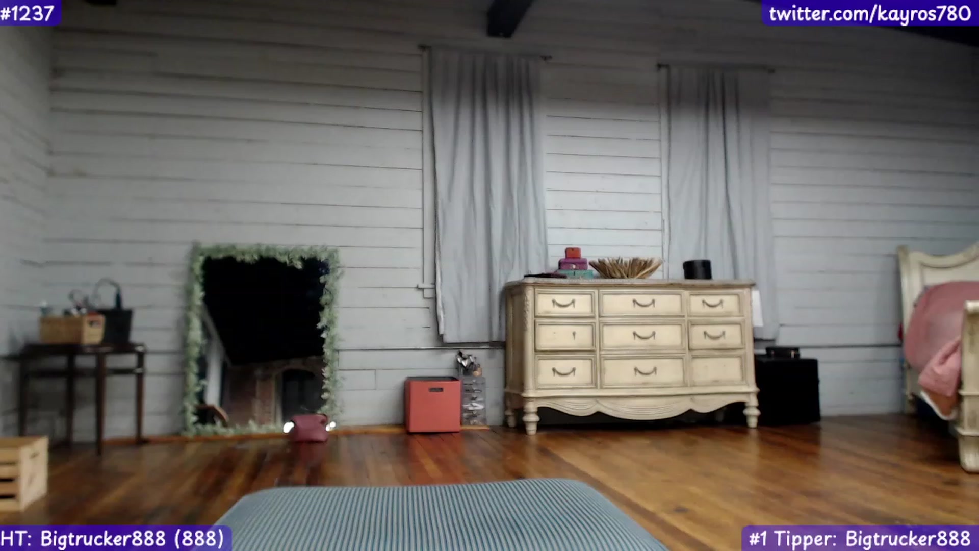 Gallery image thumbnail from Kayros780's myfreecams stream on, 02/11/2024, 08:51 image 17 of 20