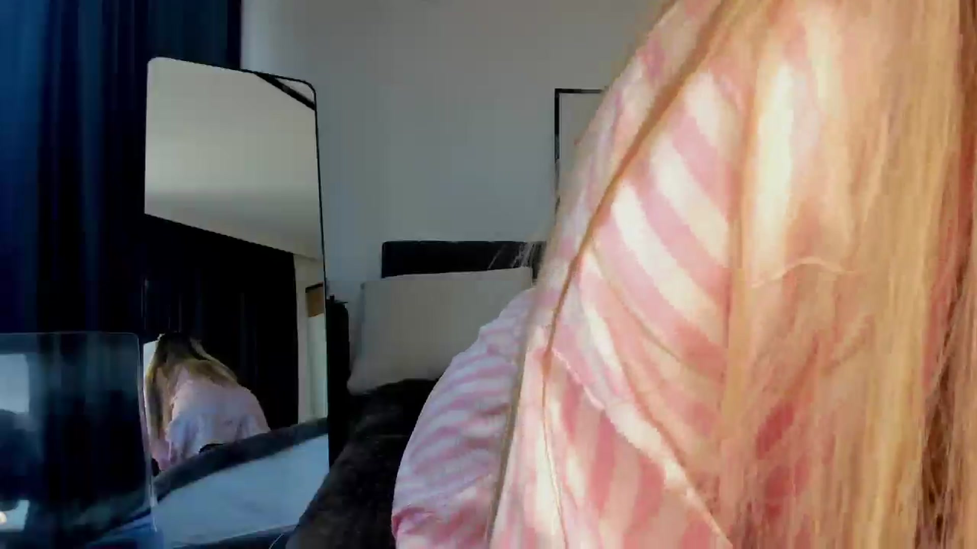 Gallery image thumbnail from KcRowan's myfreecams stream on, 07/10/2025, 07:22 image 16 of 20