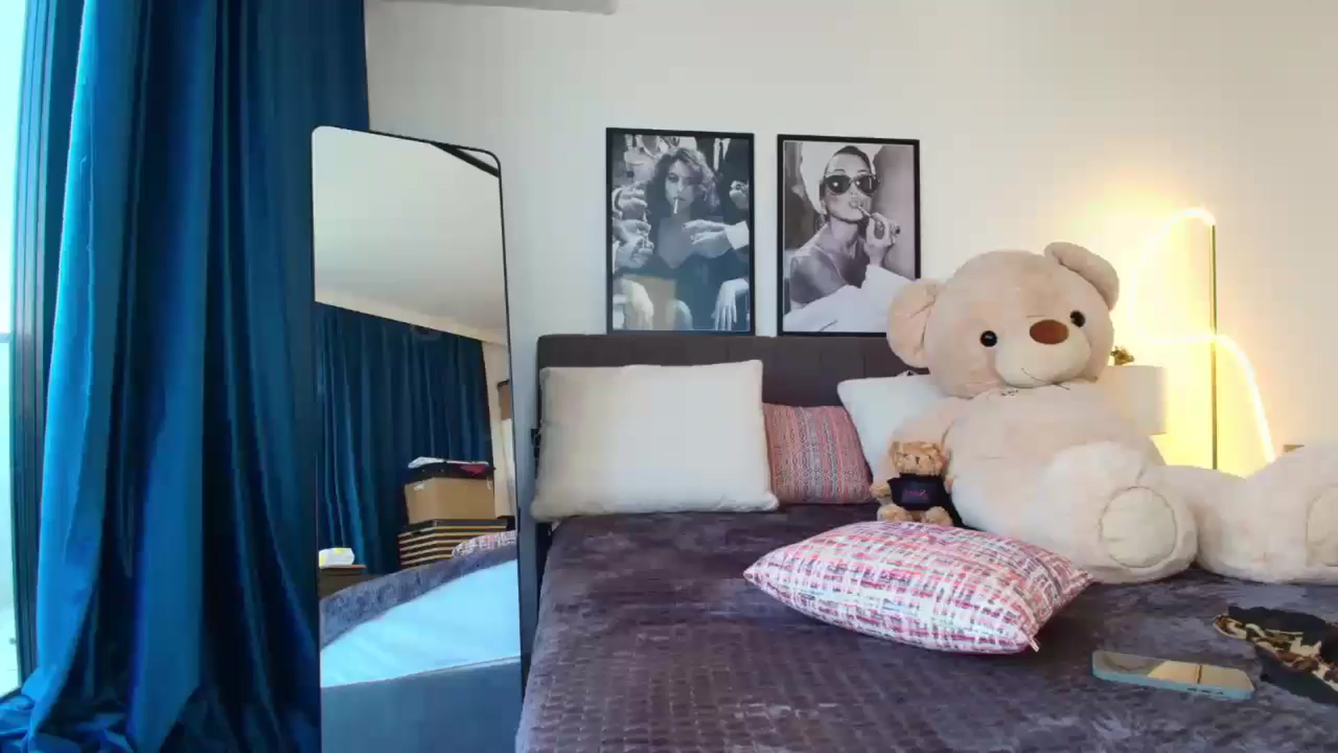 Gallery image thumbnail from KcRowan's myfreecams stream on, 07/22/2025, 12:16 image 2 of 20