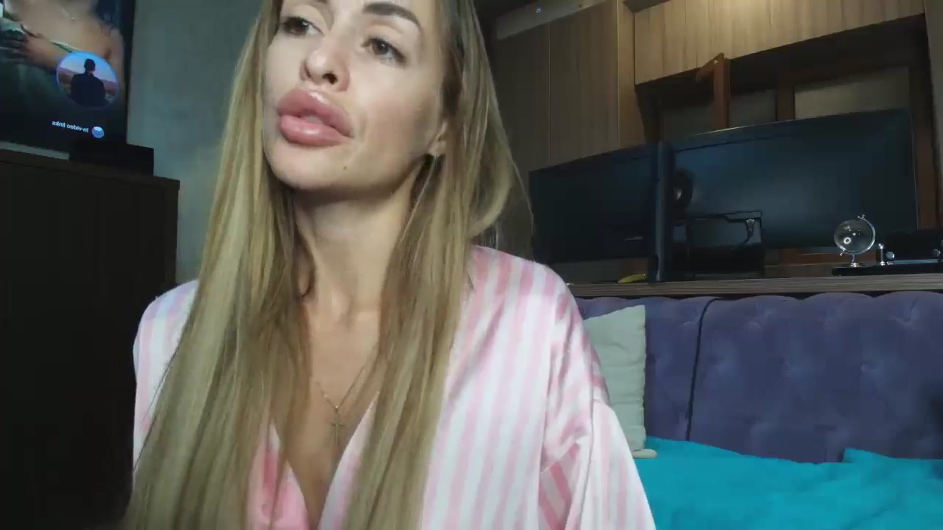 Gallery image thumbnail from KcRowan's myfreecams stream on, 07/30/2025, 12:23 image 15 of 20