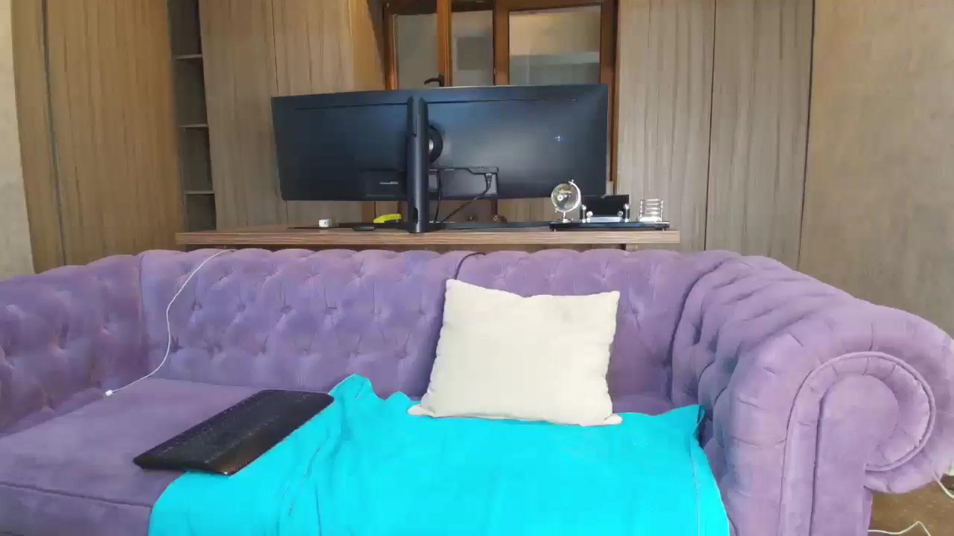 Gallery image thumbnail from KcRowan's myfreecams stream on, 07/31/2025, 13:01 image 10 of 20