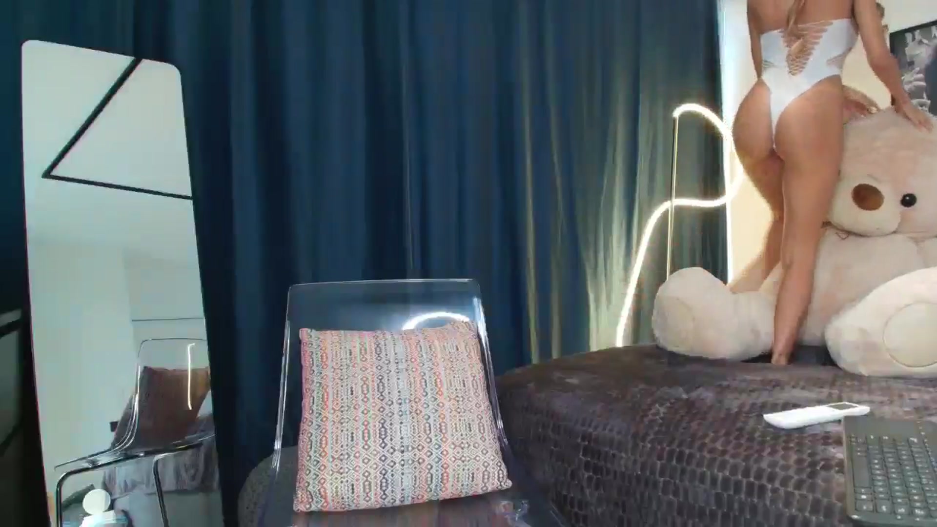 Gallery image thumbnail from KcRowan's myfreecams stream on, 08/06/2025, 11:13 image 11 of 20