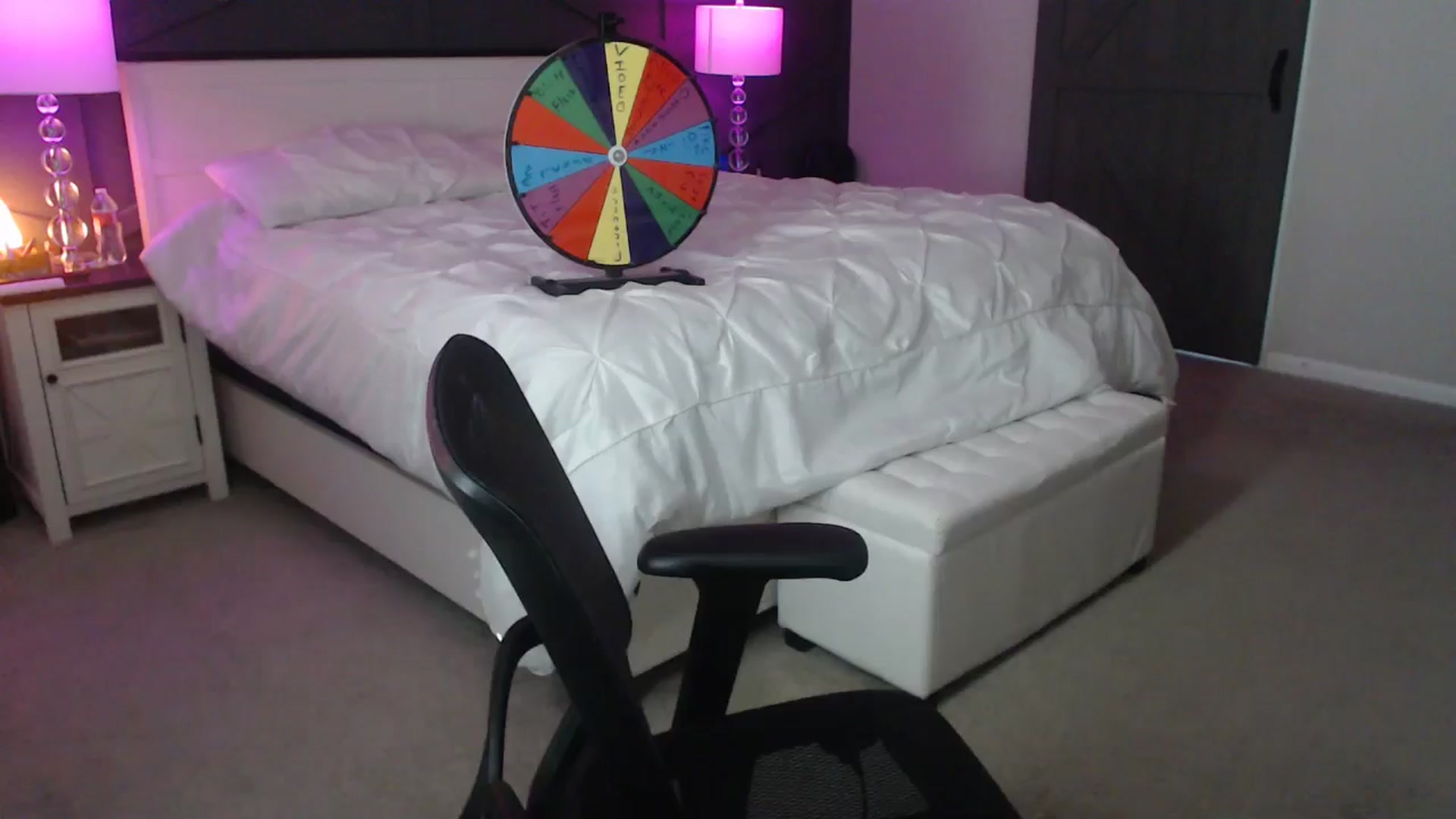 Gallery image thumbnail from Kcsweetie4u's myfreecams stream on, 06/17/2025, 23:53 image 12 of 20
