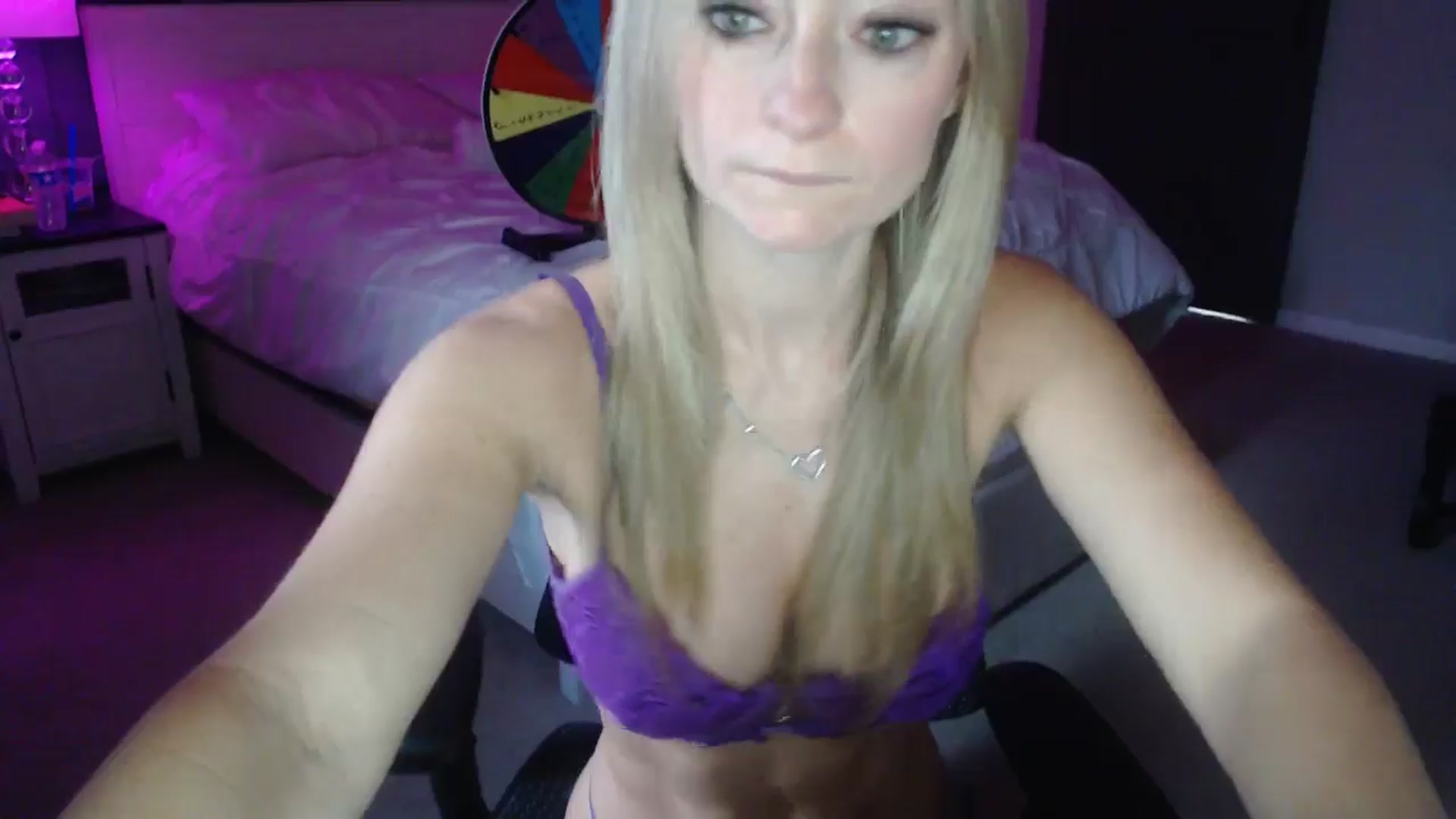 Gallery image thumbnail from Kcsweetie4u's myfreecams stream on, 07/17/2025, 15:27 image 6 of 20