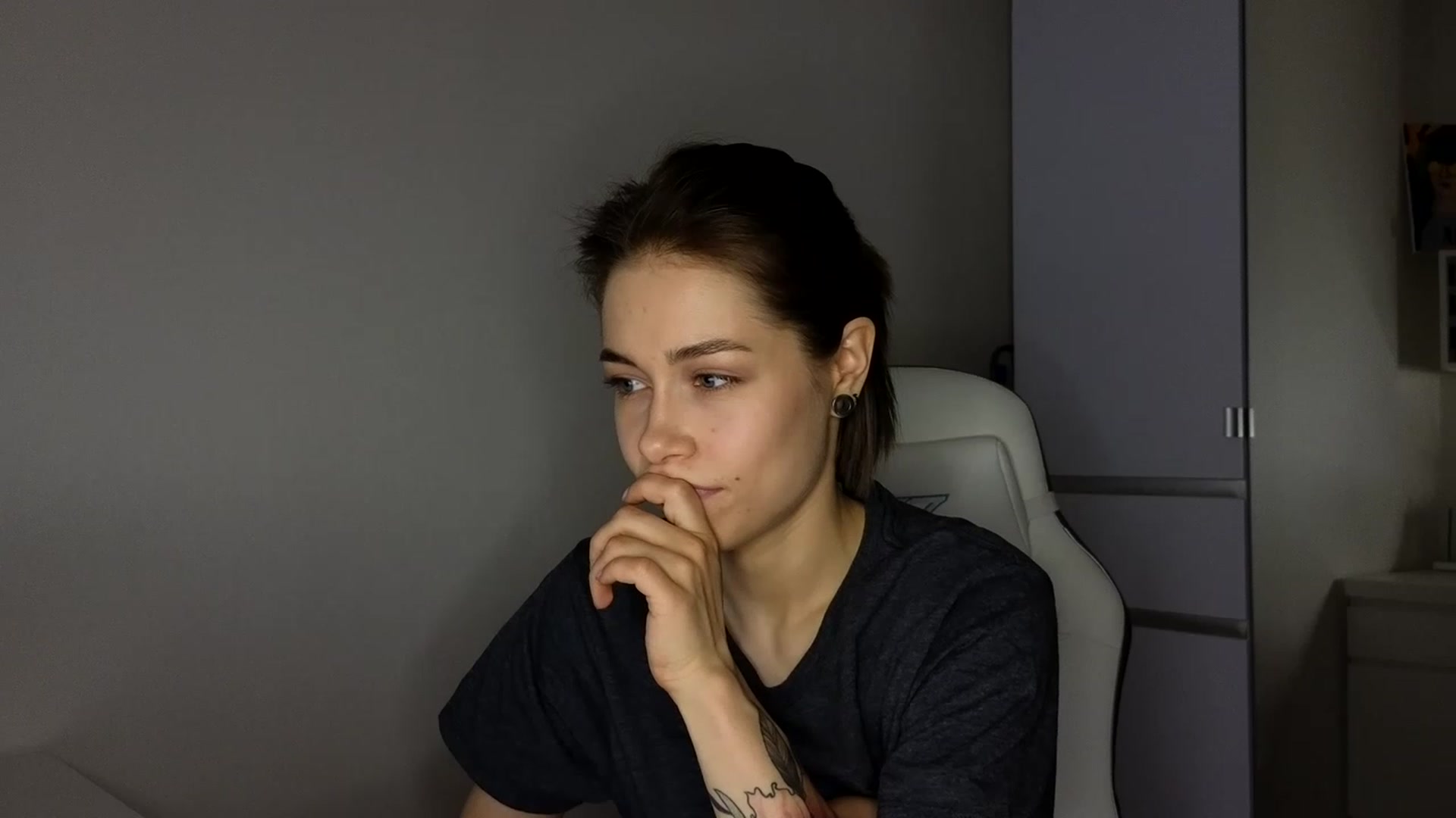 Gallery image thumbnail from KeepSpark's myfreecams stream on, 05/08/2023, 03:32 image 16 of 20