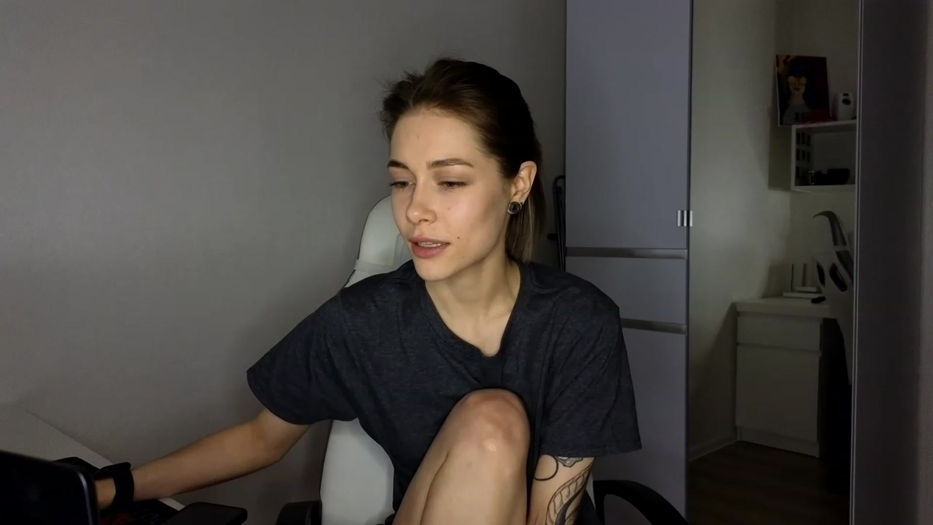 Gallery image thumbnail from KeepSpark's myfreecams stream on, 05/08/2023, 03:32 image 12 of 20