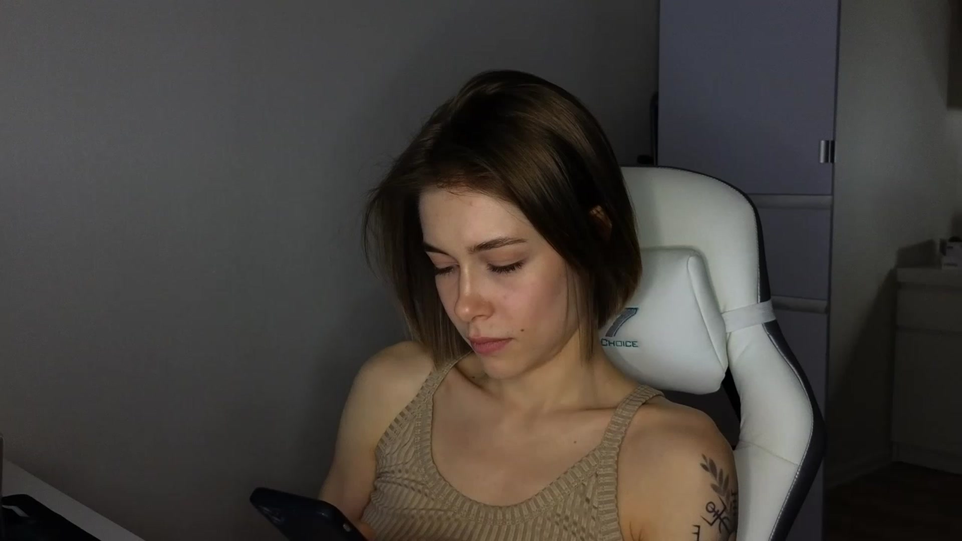 Gallery image thumbnail from KeepSpark's myfreecams stream on, 05/12/2023, 03:55 image 8 of 20