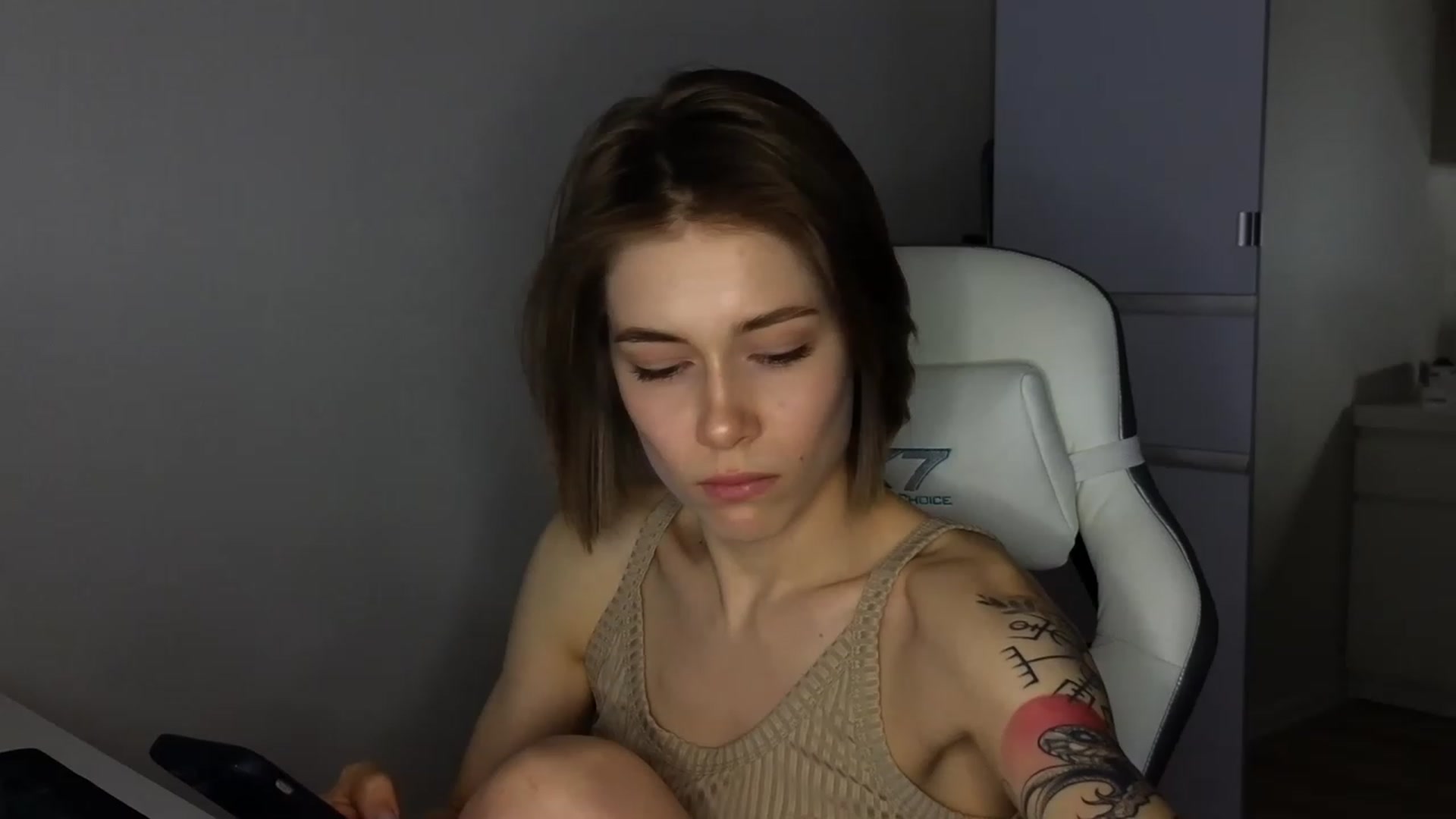 Gallery image thumbnail from KeepSpark's myfreecams stream on, 05/12/2023, 03:55 image 16 of 20