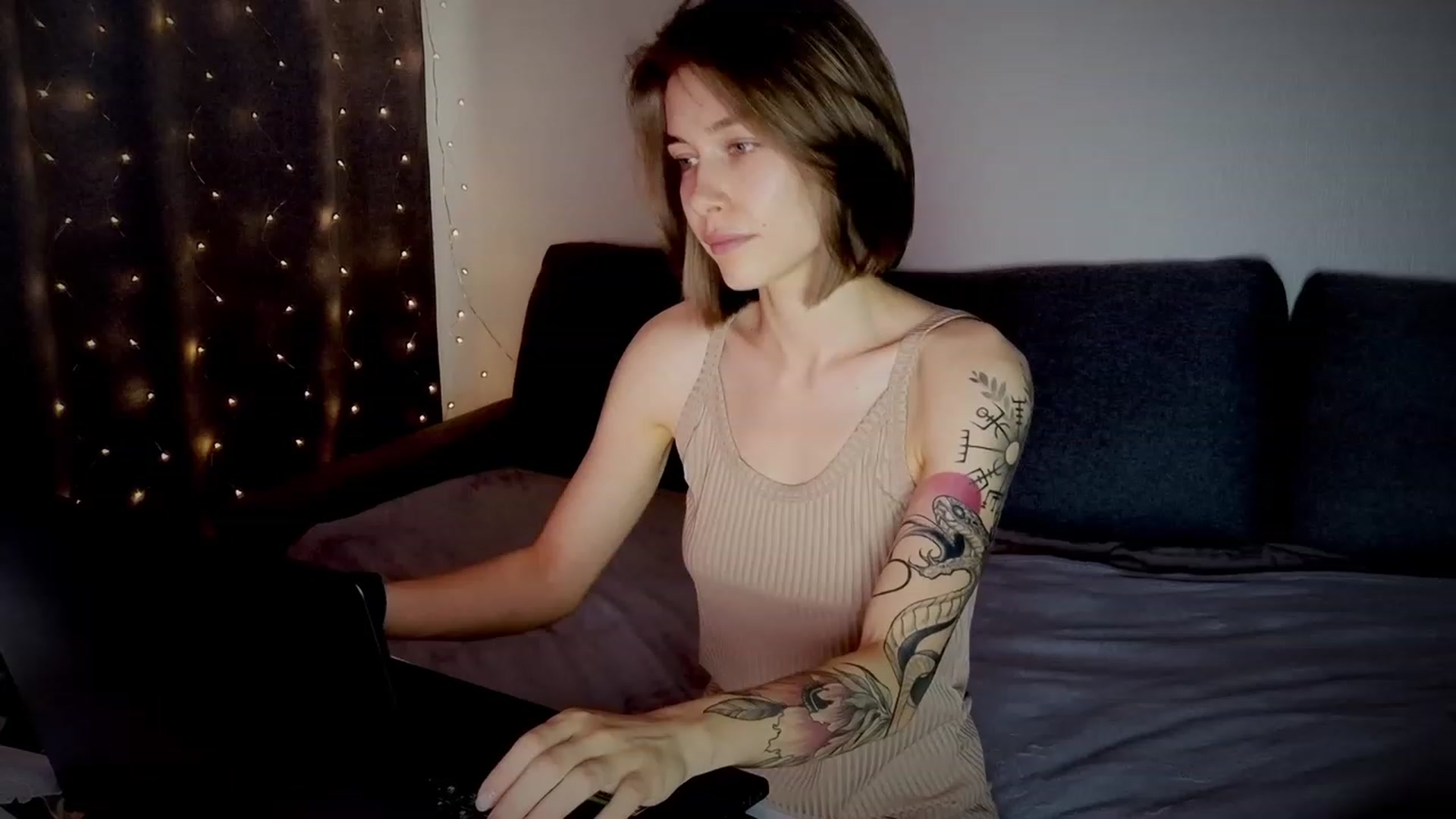 Gallery image thumbnail from KeepSpark's myfreecams stream on, 07/31/2023, 06:41 image 14 of 20