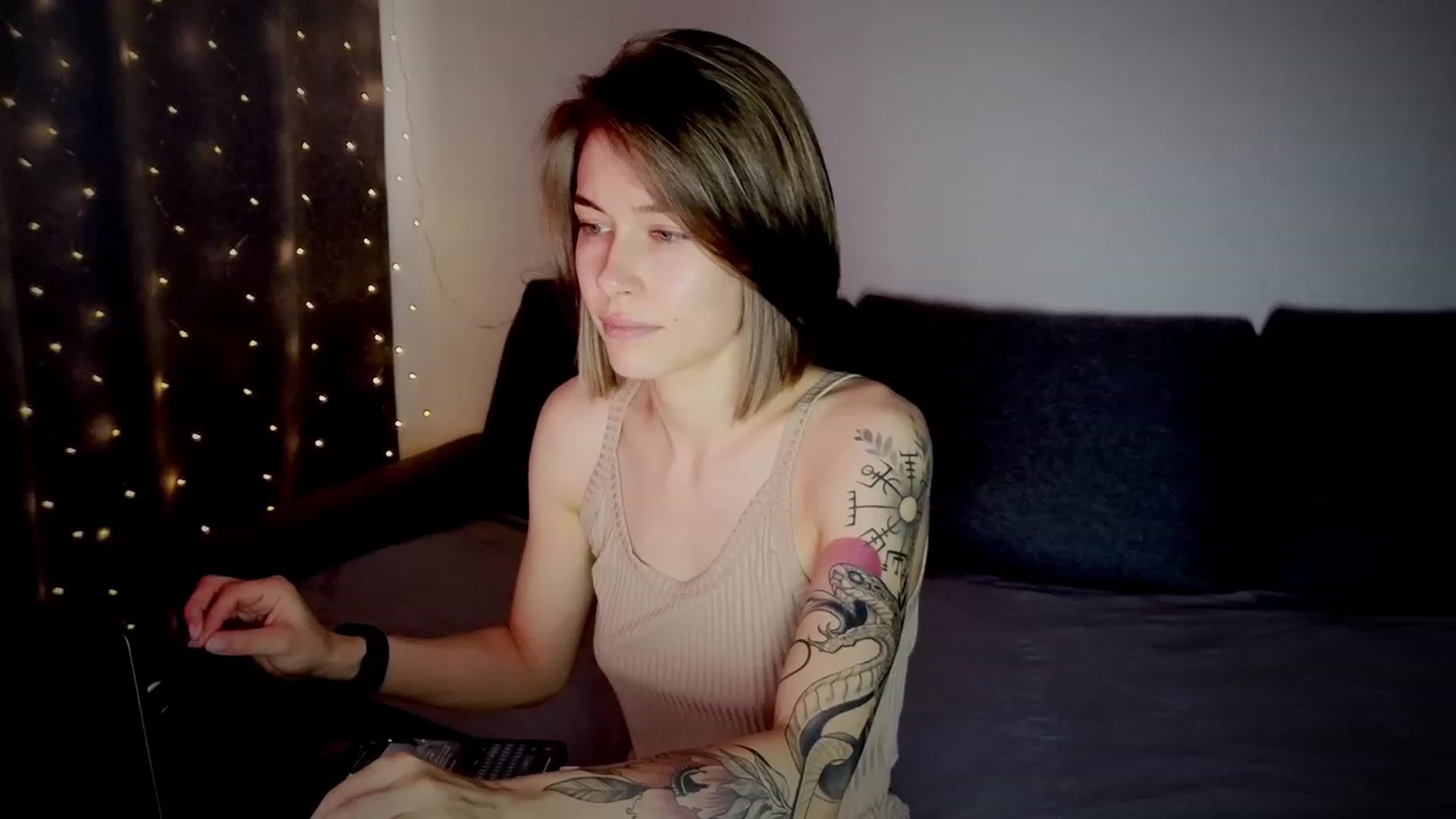 Gallery image thumbnail from KeepSpark's myfreecams stream on, 08/01/2023, 04:34 image 10 of 20