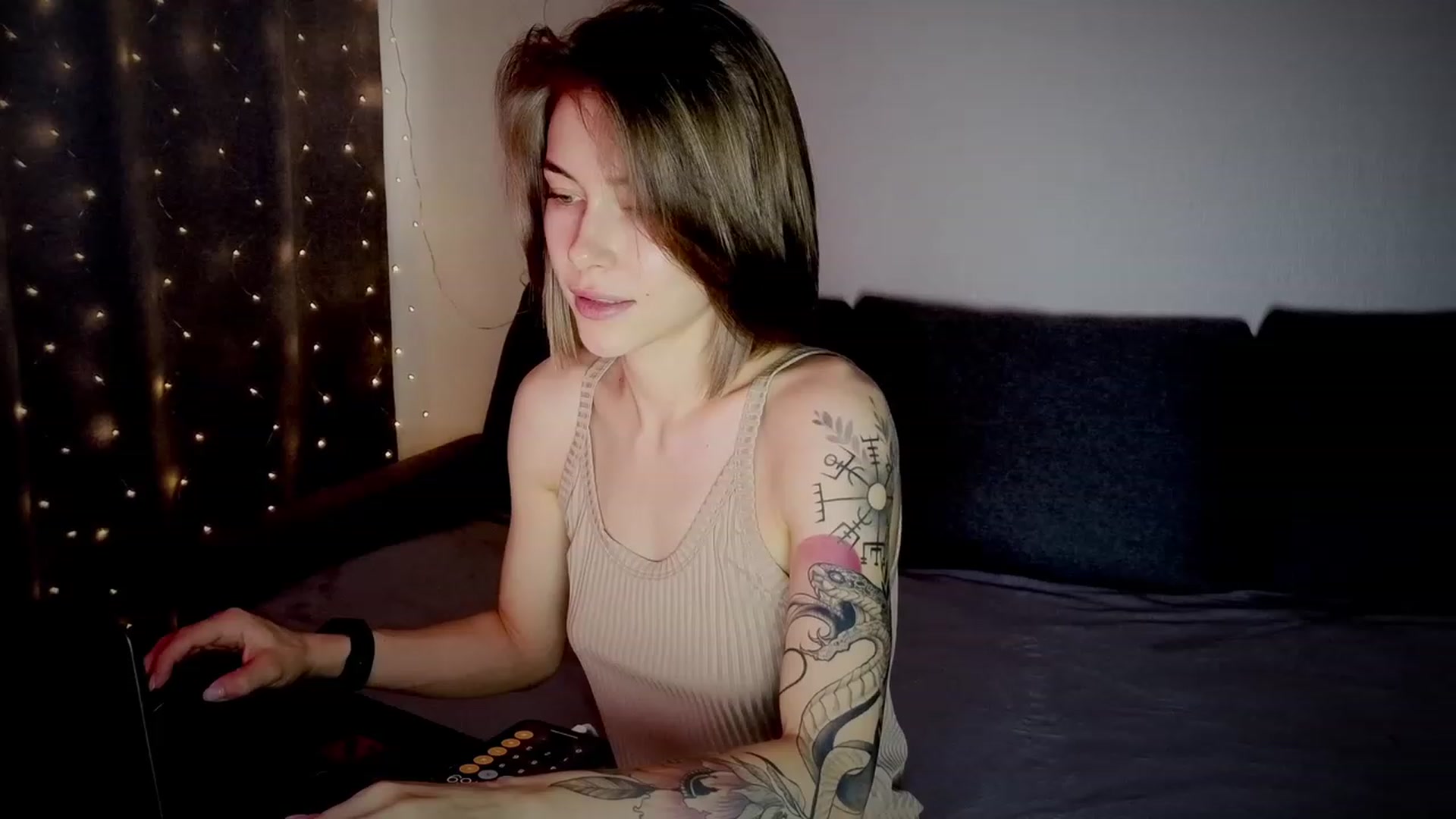 Gallery image thumbnail from KeepSpark's myfreecams stream on, 08/01/2023, 04:34 image 4 of 20