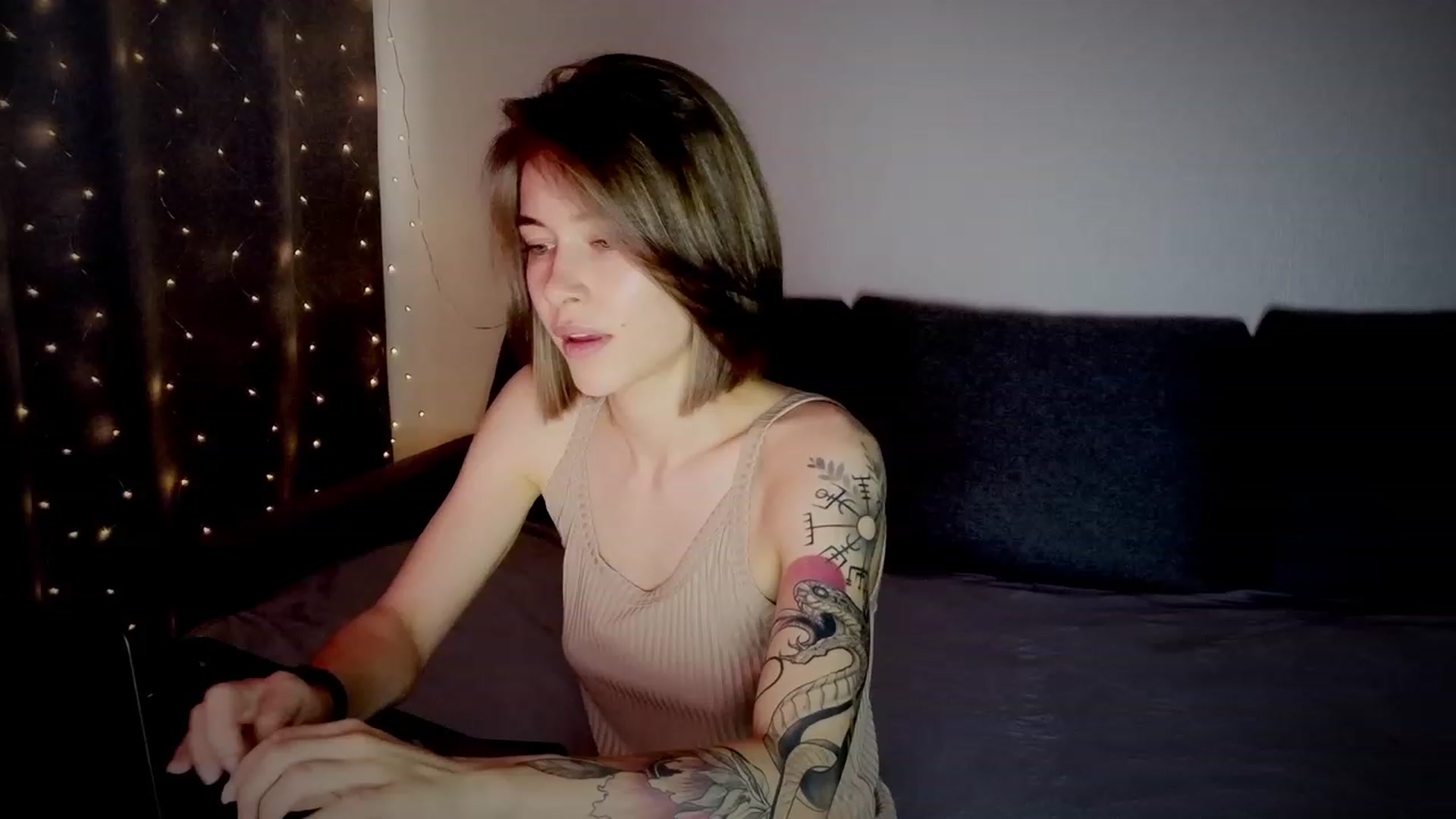 Gallery image thumbnail from KeepSpark's myfreecams stream on, 08/01/2023, 04:34 image 13 of 20