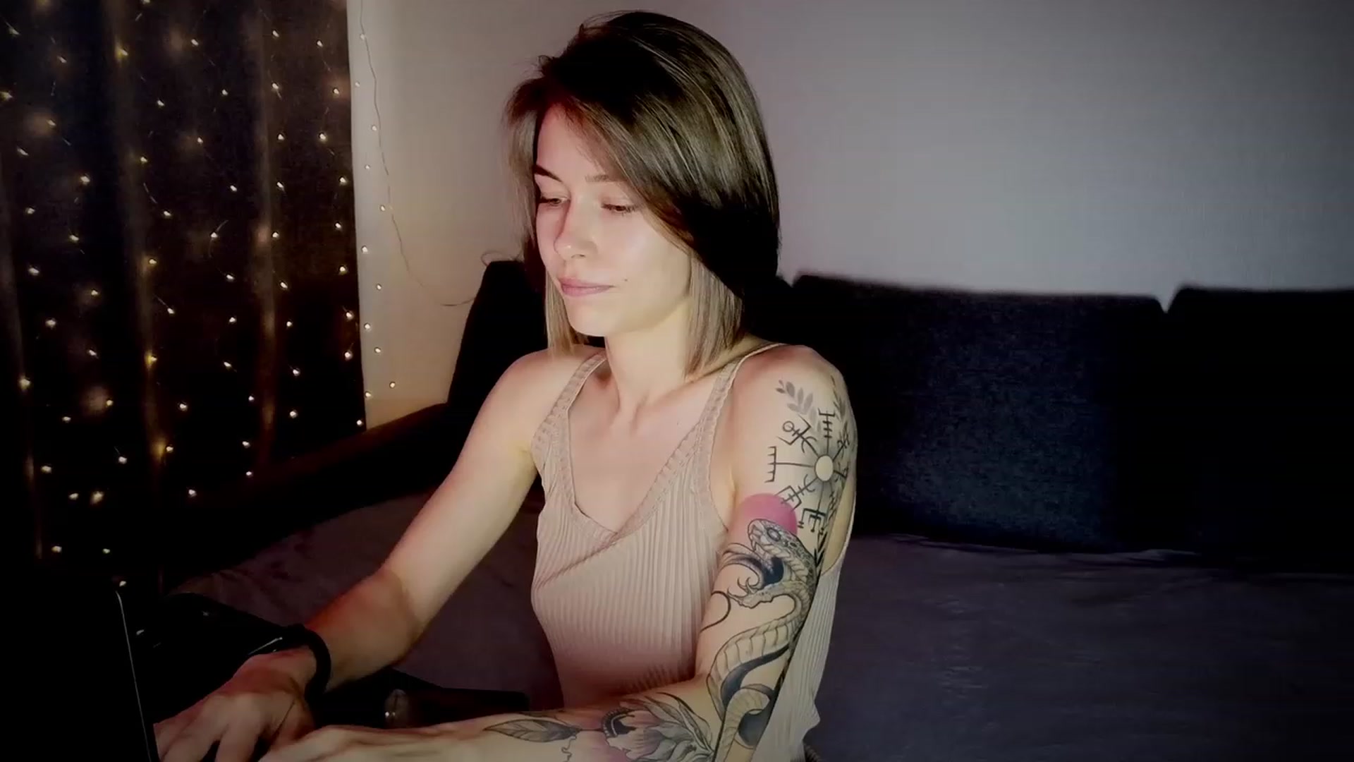 Gallery image thumbnail from KeepSpark's myfreecams stream on, 08/01/2023, 04:34 image 12 of 20