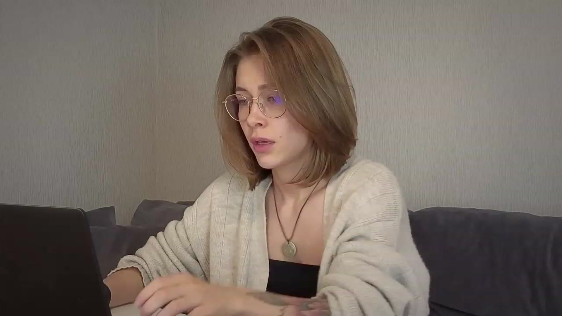 Gallery image thumbnail from KeepSpark's myfreecams stream on, 10/20/2023, 08:20 image 19 of 20