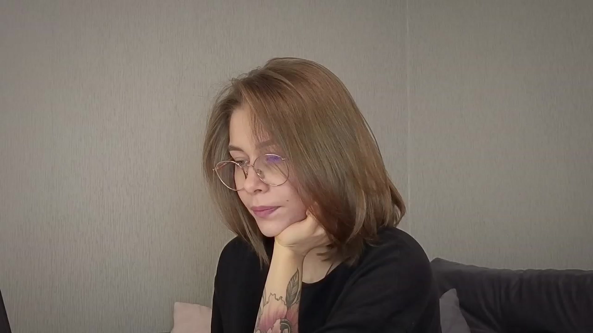 Gallery image thumbnail from KeepSpark's myfreecams stream on, 12/05/2023, 07:14 image 14 of 20