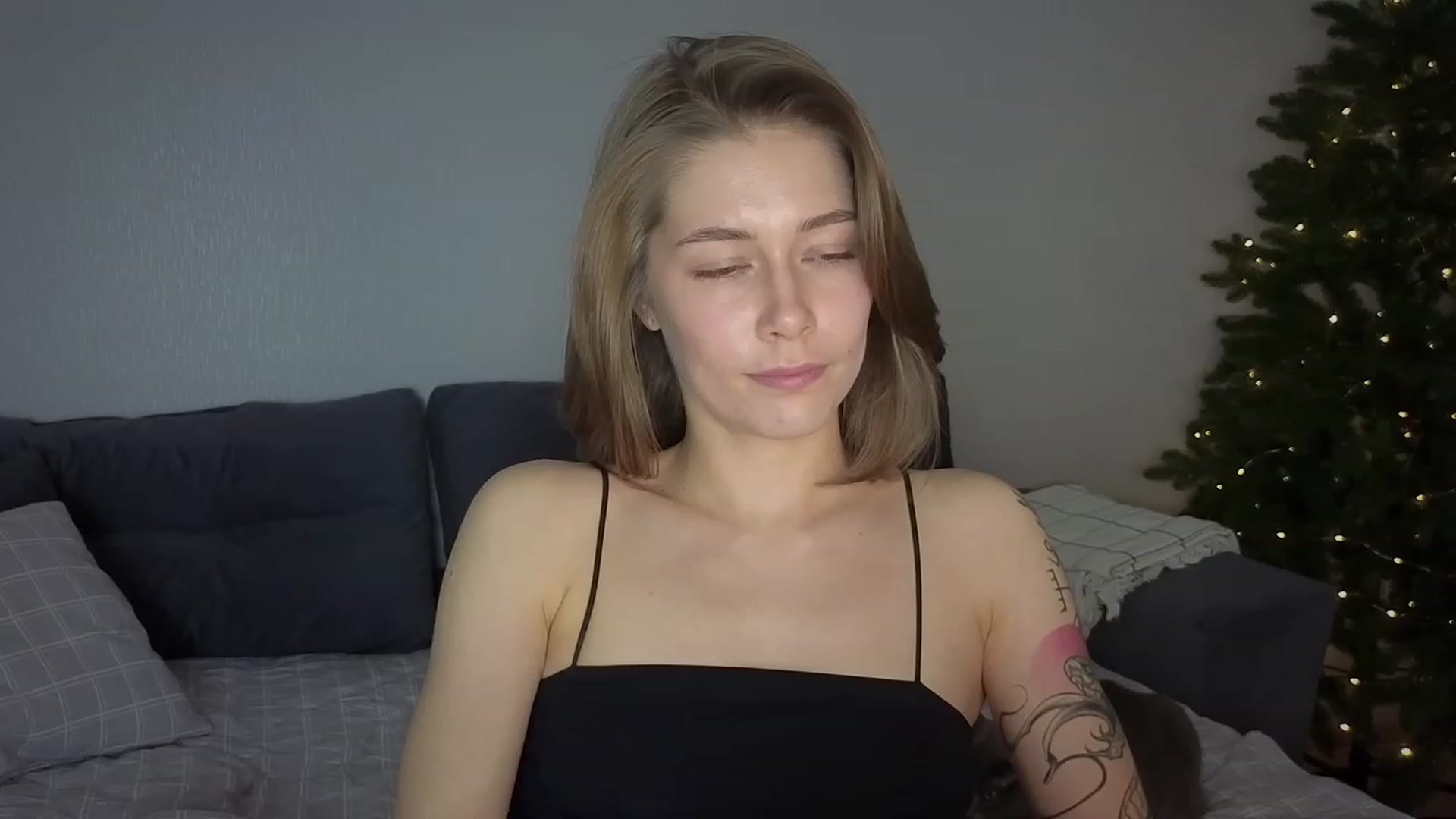 Gallery image thumbnail from KeepSpark's myfreecams stream on, 12/14/2023, 19:53 image 19 of 20