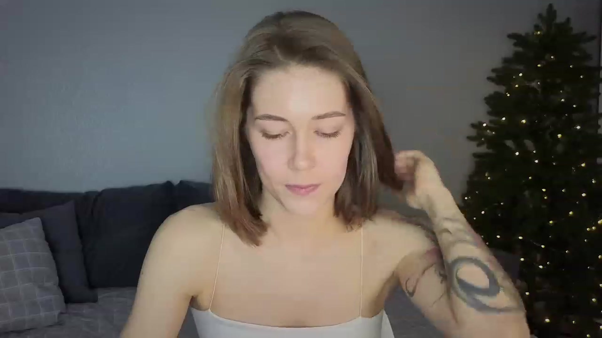 Gallery image thumbnail from KeepSpark's myfreecams stream on, 12/15/2023, 17:33 image 16 of 20
