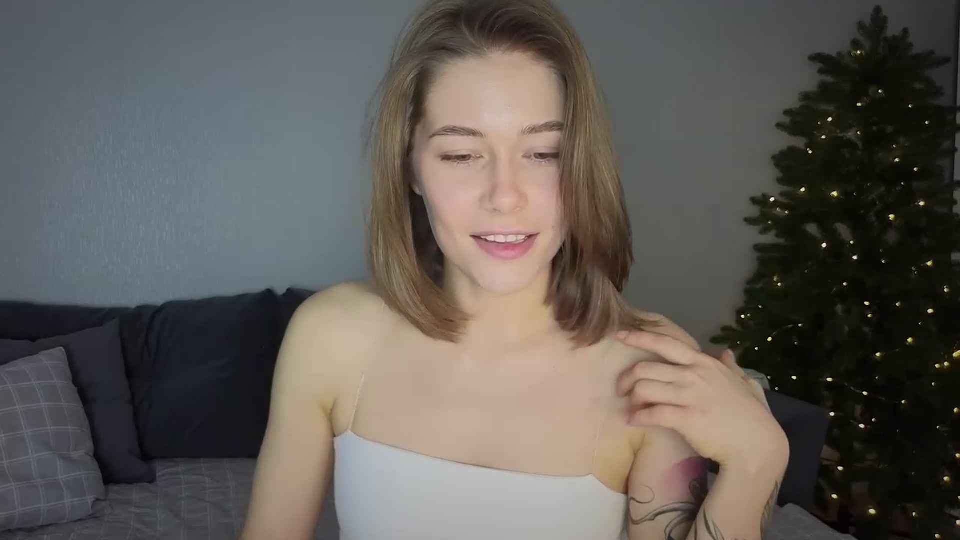 Gallery image thumbnail from KeepSpark's myfreecams stream on, 12/15/2023, 17:33 image 18 of 20