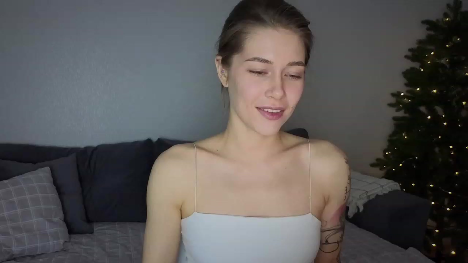Gallery image thumbnail from KeepSpark's myfreecams stream on, 12/15/2023, 19:28 image 18 of 20