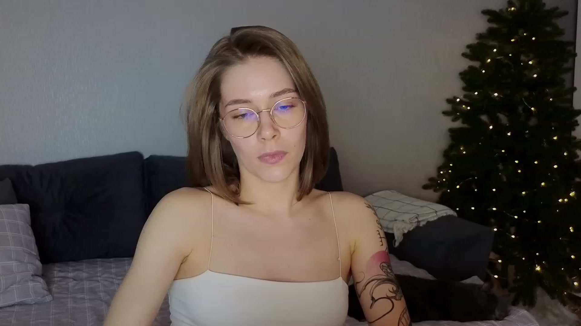 Gallery image thumbnail from KeepSpark's myfreecams stream on, 12/16/2023, 16:50 image 17 of 20