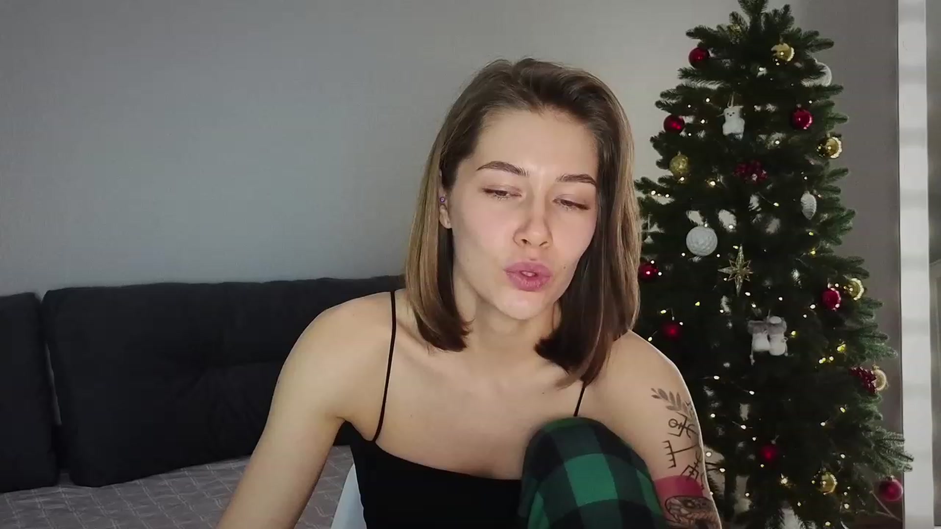 Gallery image thumbnail from KeepSpark's myfreecams stream on, 12/19/2023, 19:54 image 18 of 20