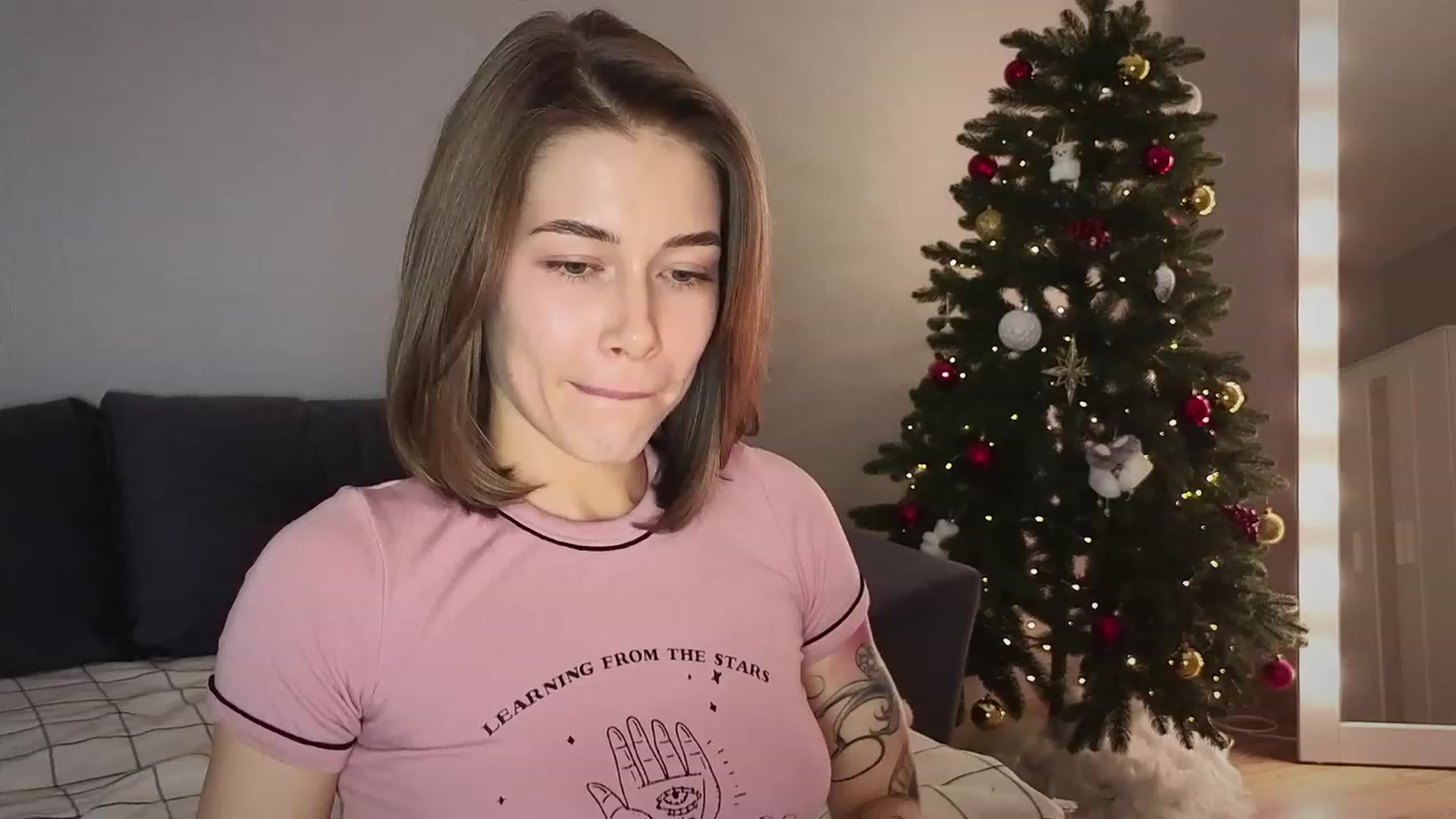 Gallery image thumbnail from KeepSpark's myfreecams stream on, 12/25/2023, 20:12 image 17 of 20