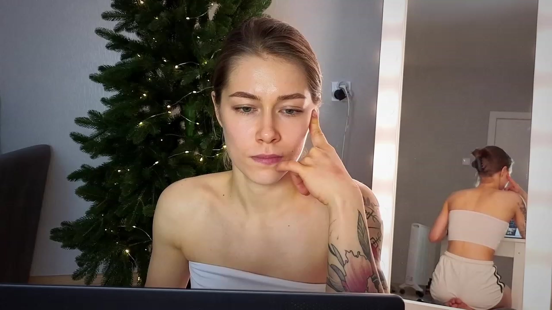 Gallery image thumbnail from KeepSpark's myfreecams stream on, 02/15/2024, 20:33 image 20 of 20