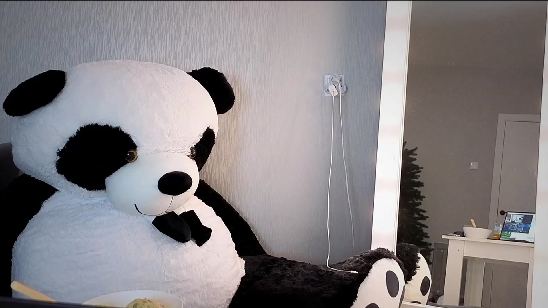 Gallery image thumbnail from KeepSpark's myfreecams stream on, 03/10/2024, 24:43 image 11 of 20