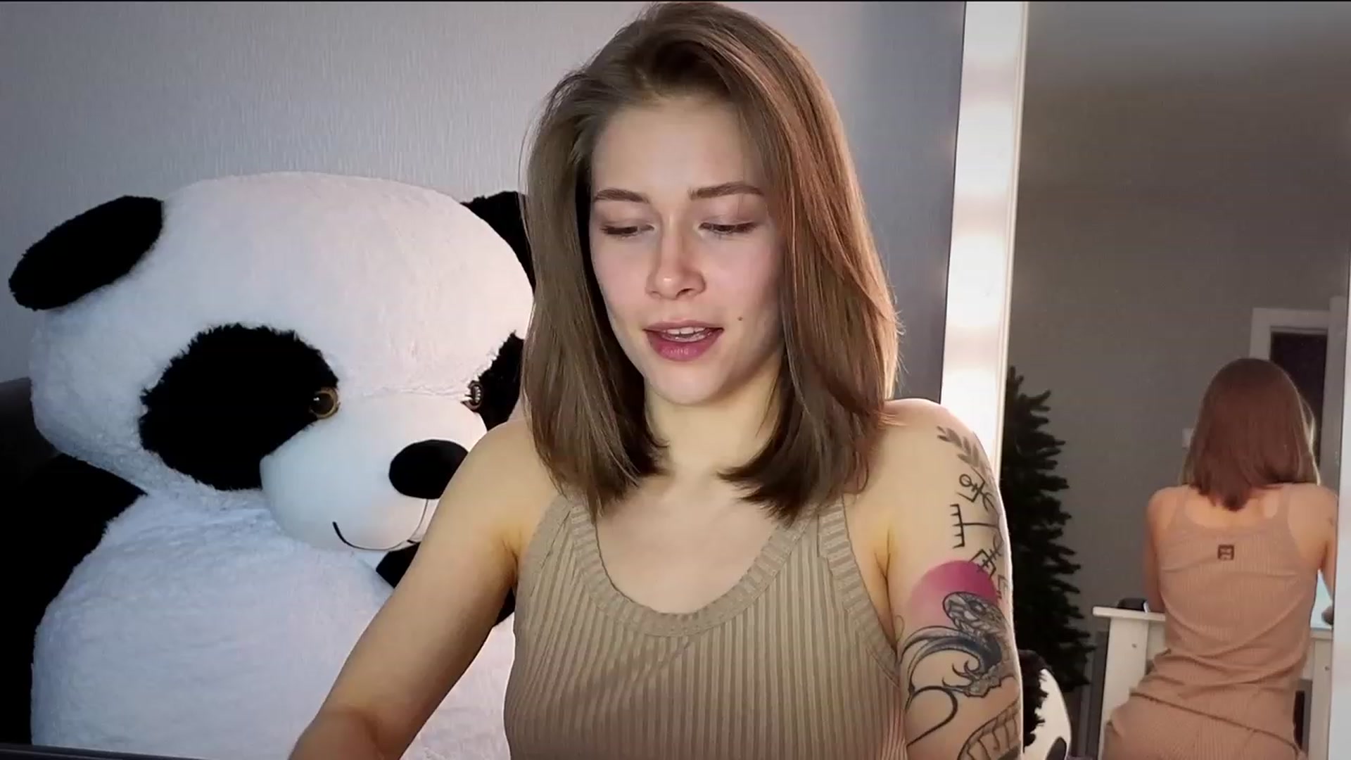 Gallery image thumbnail from KeepSpark's myfreecams stream on, 03/10/2024, 20:12 image 17 of 20