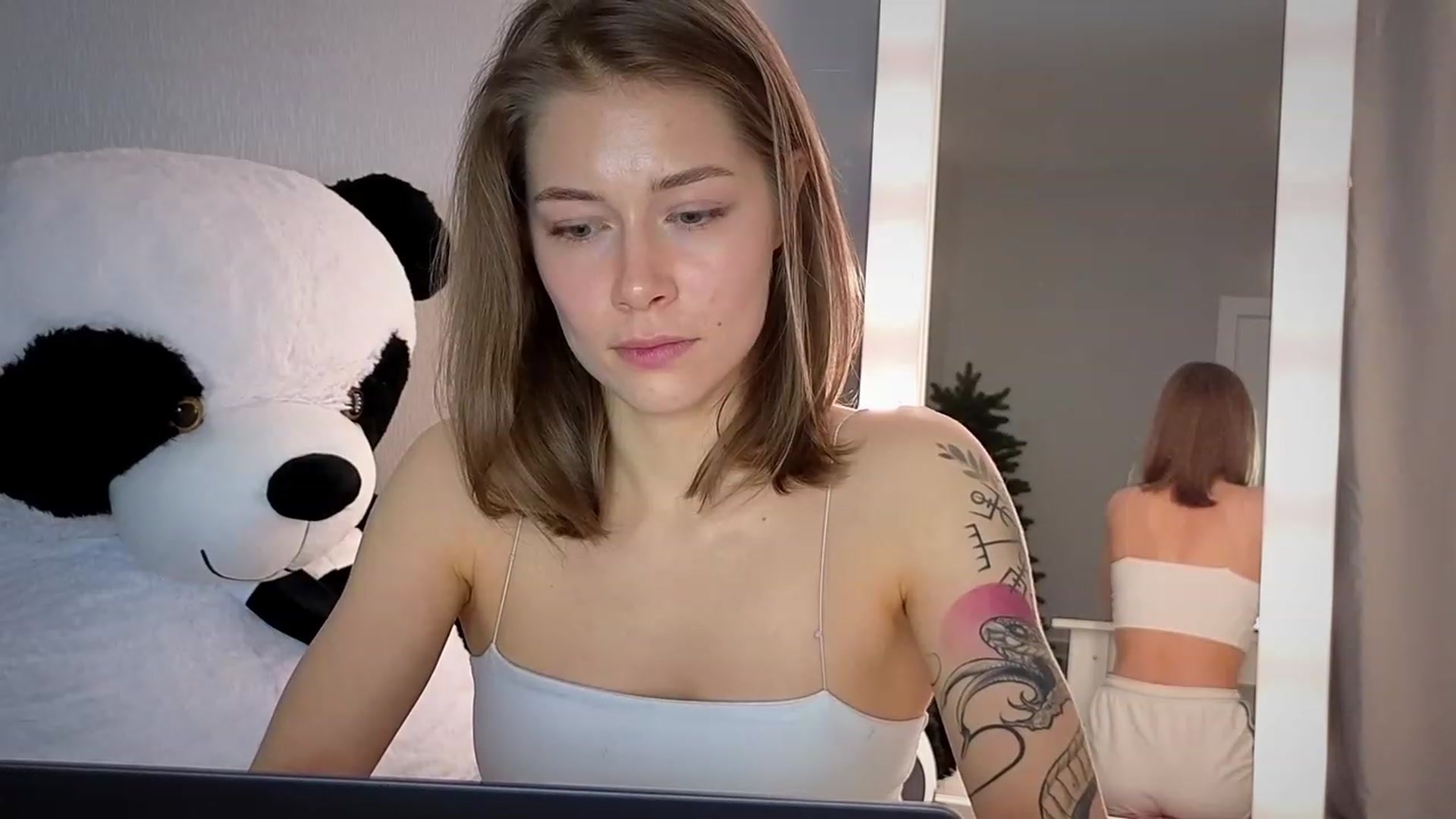 Gallery image thumbnail from KeepSpark's myfreecams stream on, 03/16/2024, 22:50 image 12 of 20