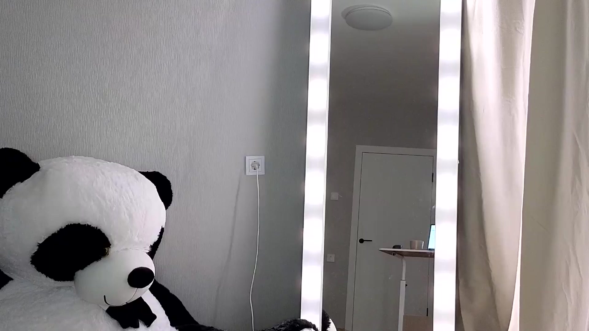 Gallery image thumbnail from KeepSpark's myfreecams stream on, 05/18/2024, 05:32 image 19 of 20