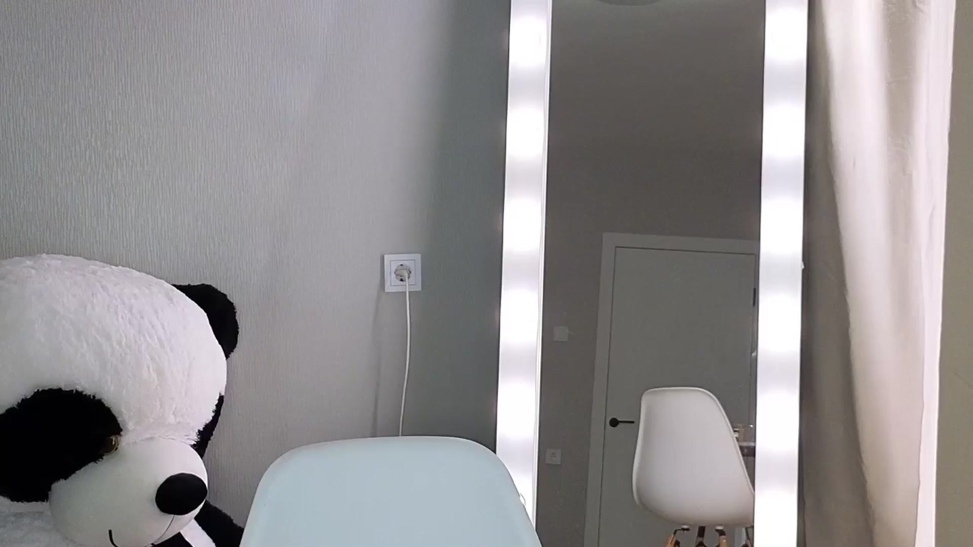 Gallery image thumbnail from KeepSpark's myfreecams stream on, 05/19/2024, 05:42 image 7 of 20