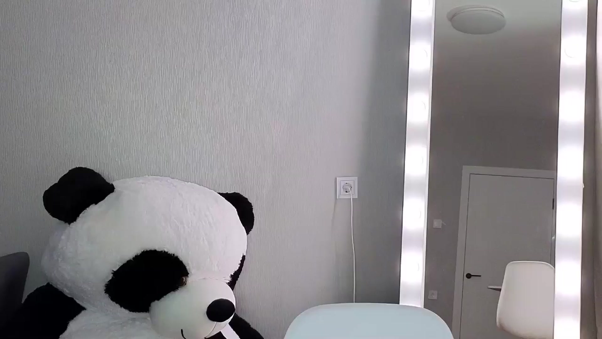 Gallery image thumbnail from KeepSpark's myfreecams stream on, 05/20/2024, 03:48 image 20 of 20