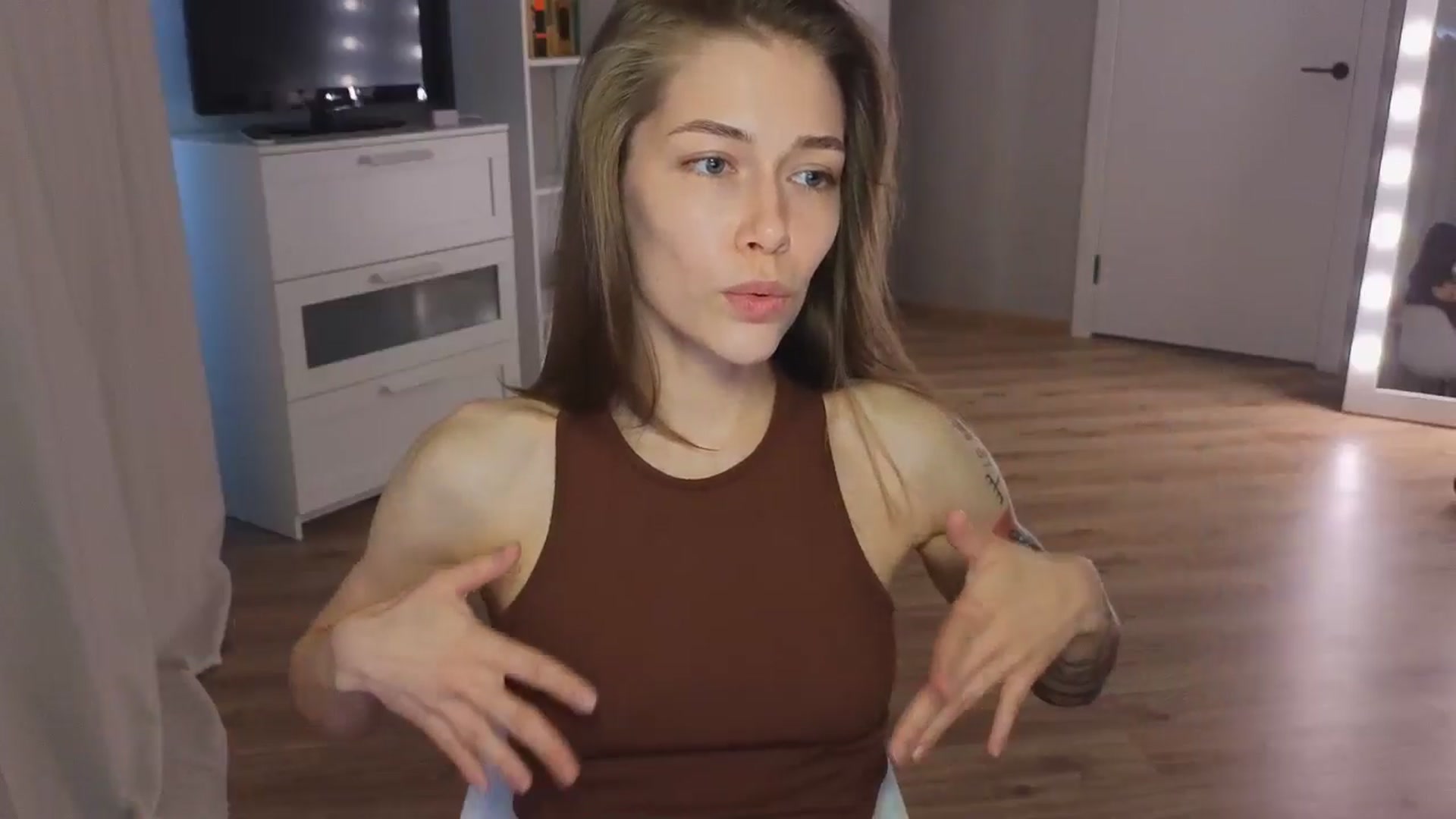 Gallery image thumbnail from KeepSpark's myfreecams stream on, 06/27/2024, 07:16 image 13 of 20