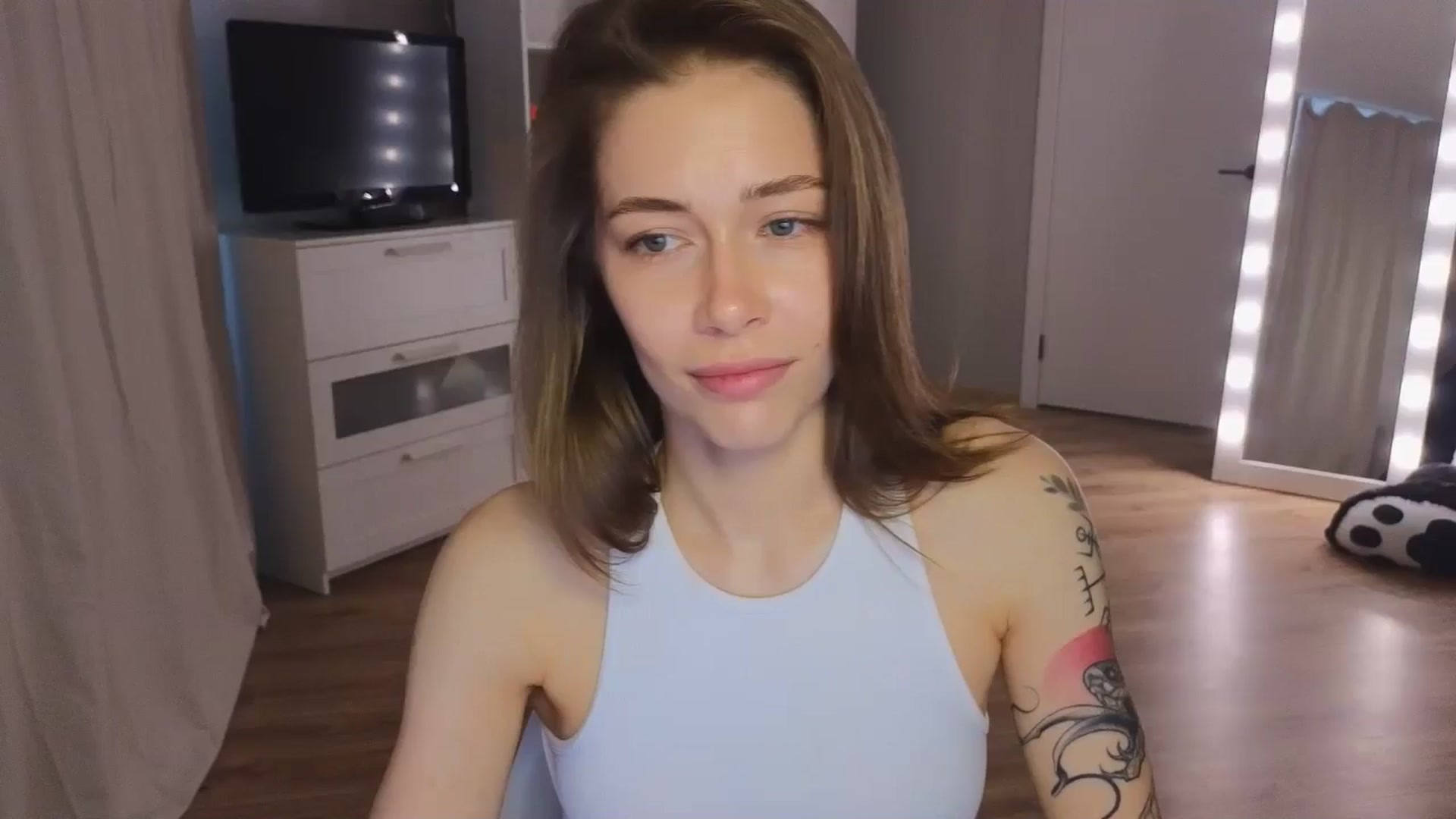 Gallery image thumbnail from KeepSpark's myfreecams stream on, 08/03/2024, 05:25 image 12 of 20