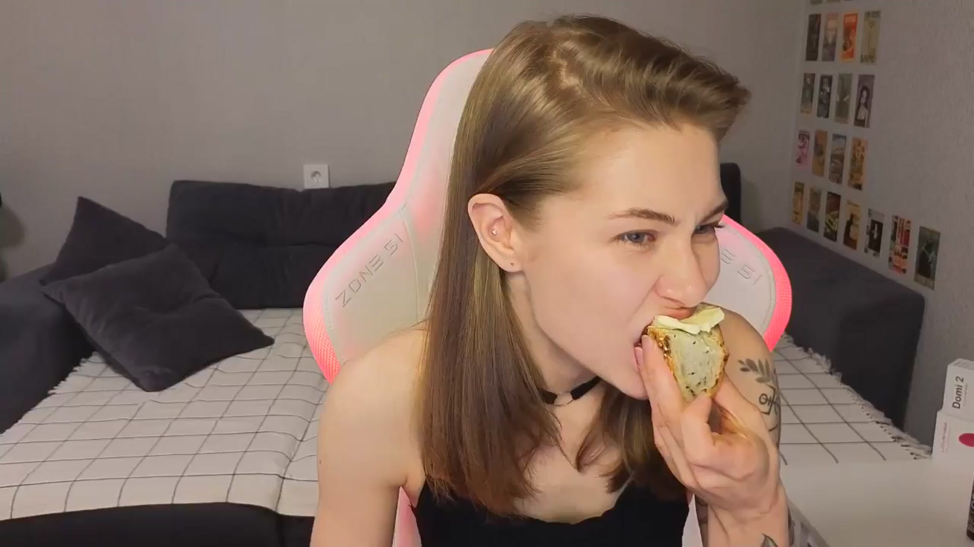 Gallery image thumbnail from KeepSpark's myfreecams stream on, 08/08/2024, 08:23 image 1 of 20